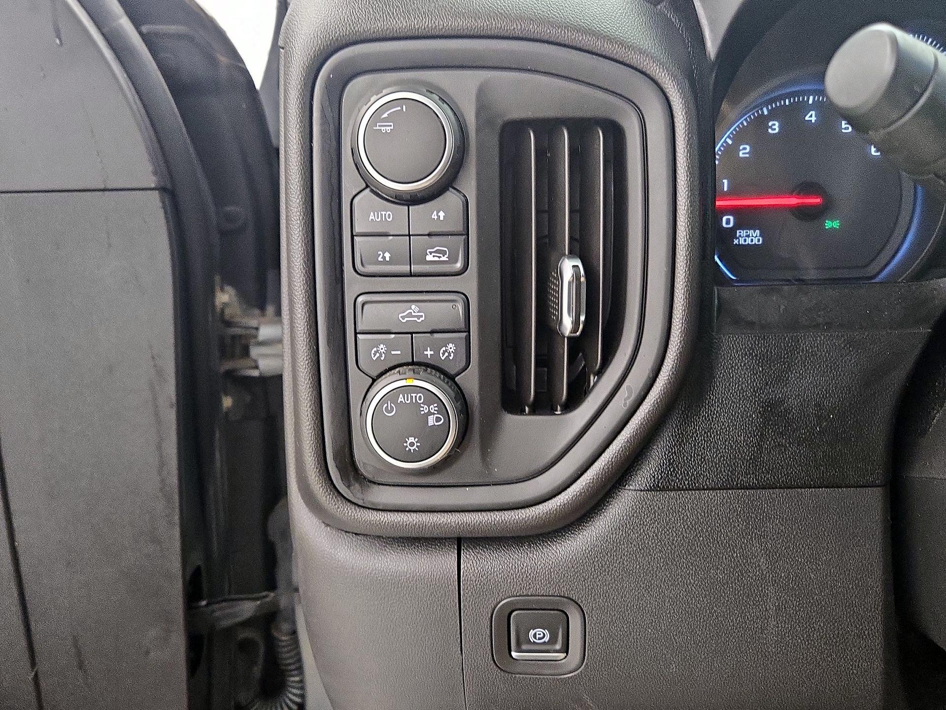 Thumbnail: 2021 Chevrolet Silverado 1500 - 13