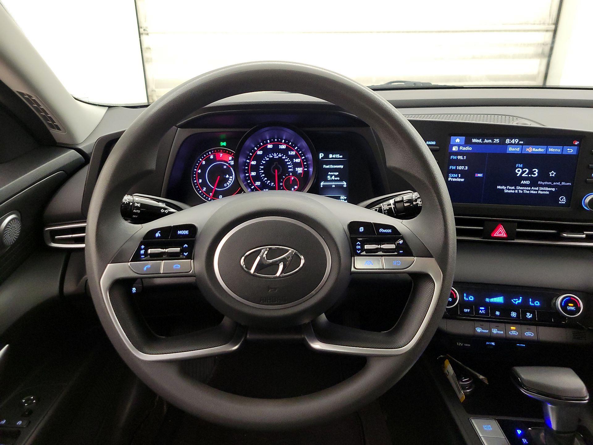 Thumbnail: 2022 Hyundai Elantra - 10