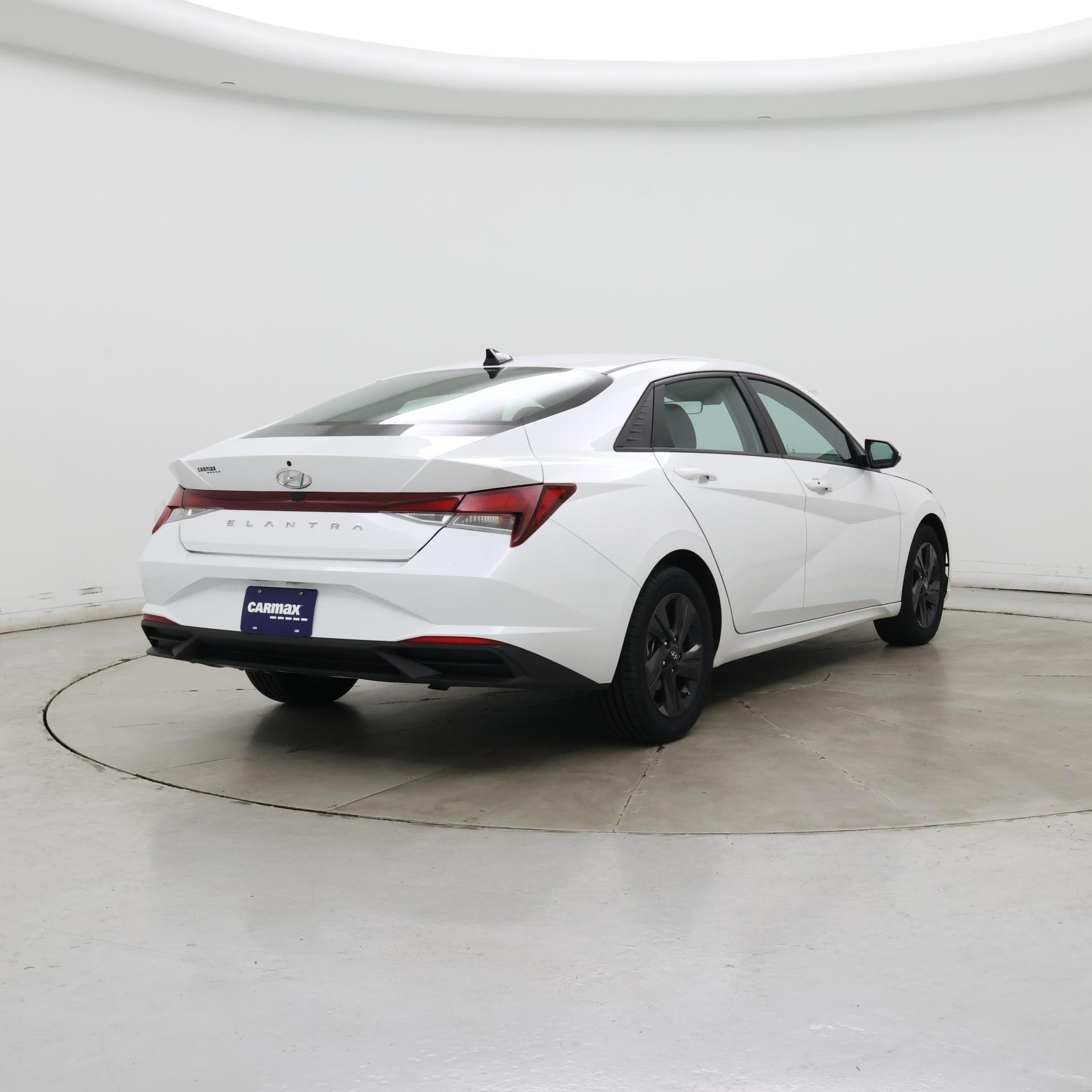 Thumbnail: 2022 Hyundai Elantra - 8