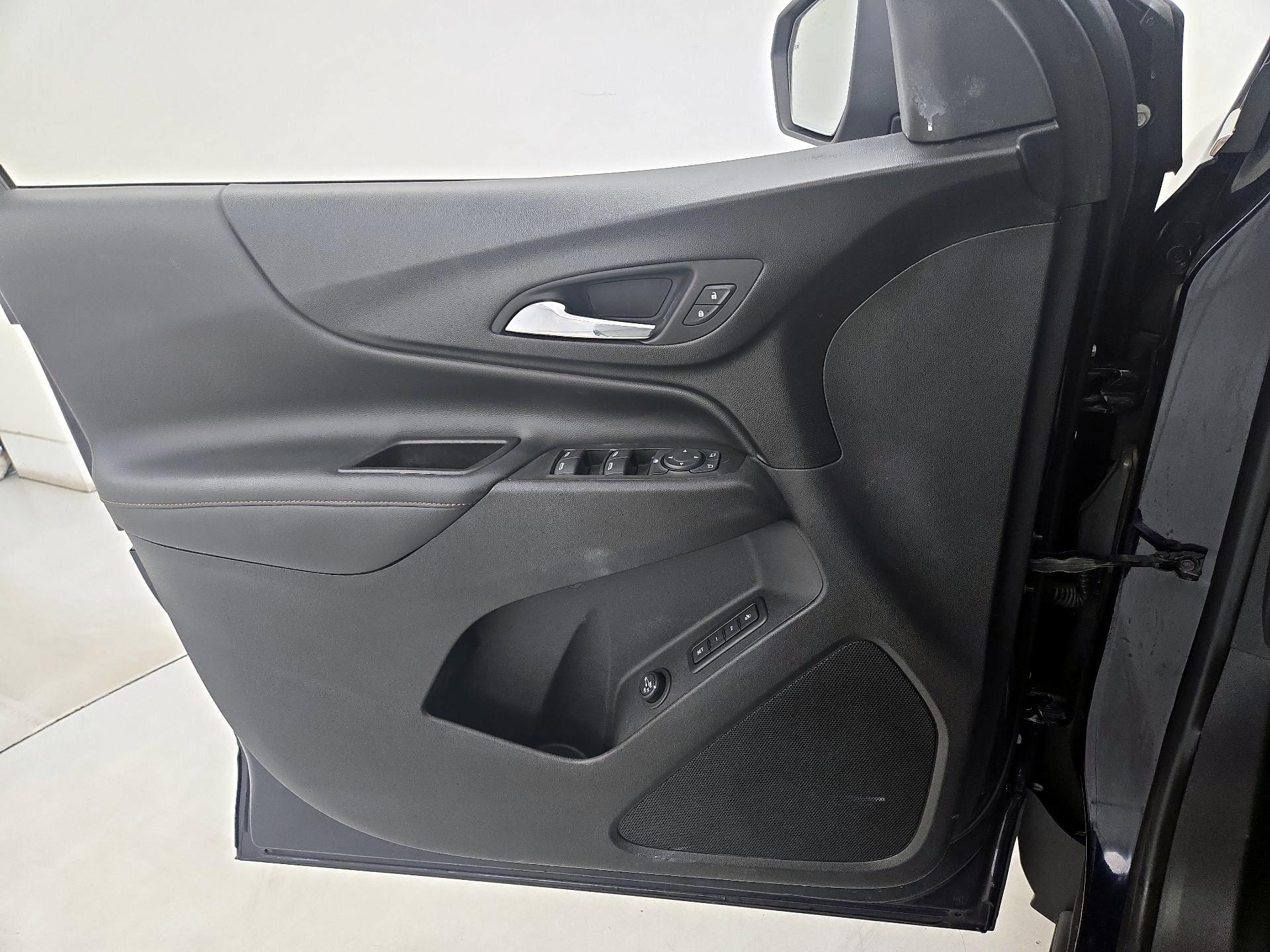 Thumbnail: 2020 Chevrolet Equinox - 12