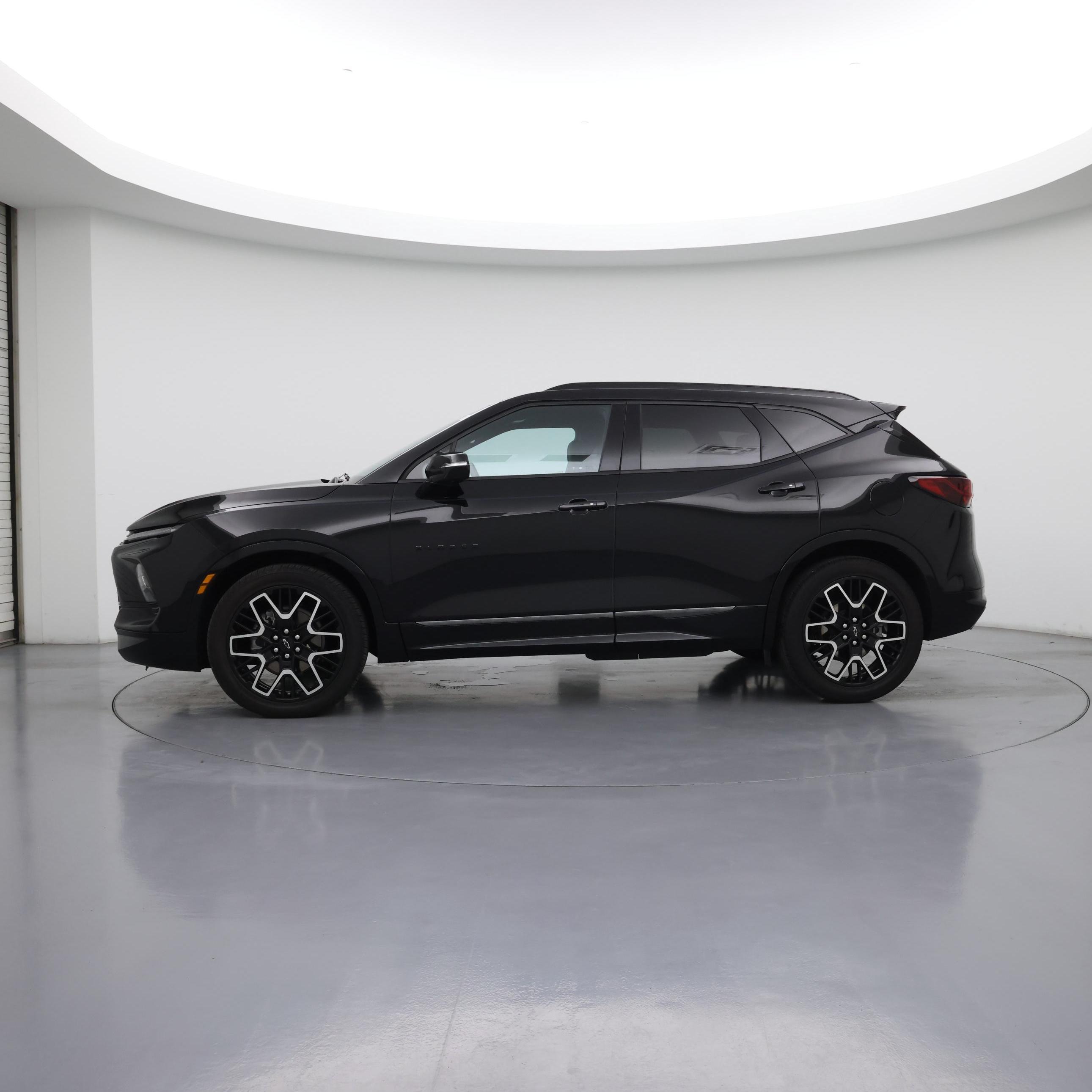 Thumbnail: 2023 Chevrolet Blazer - 3