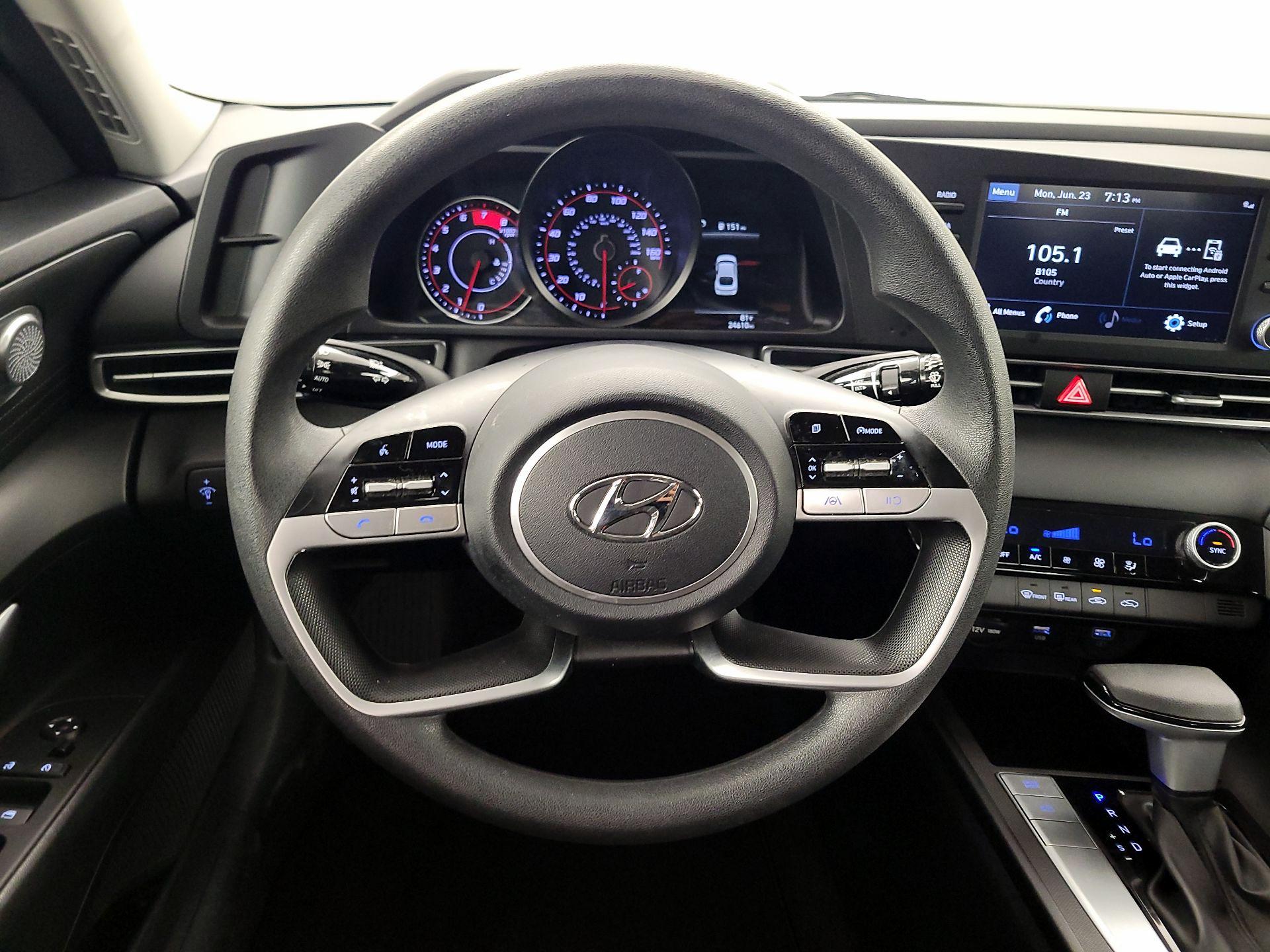 Thumbnail: 2022 Hyundai Elantra - 10