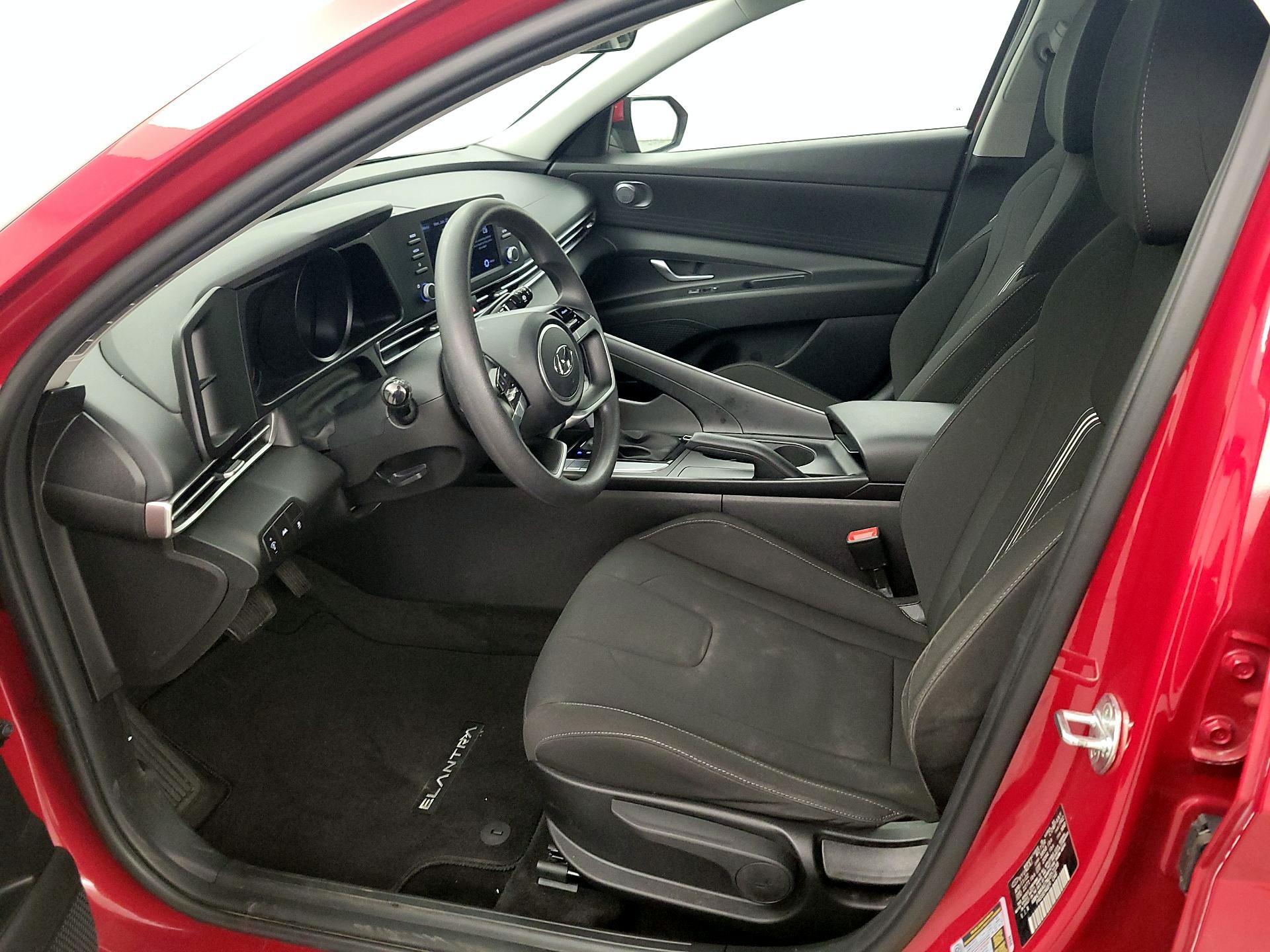 Thumbnail: 2022 Hyundai Elantra - 11