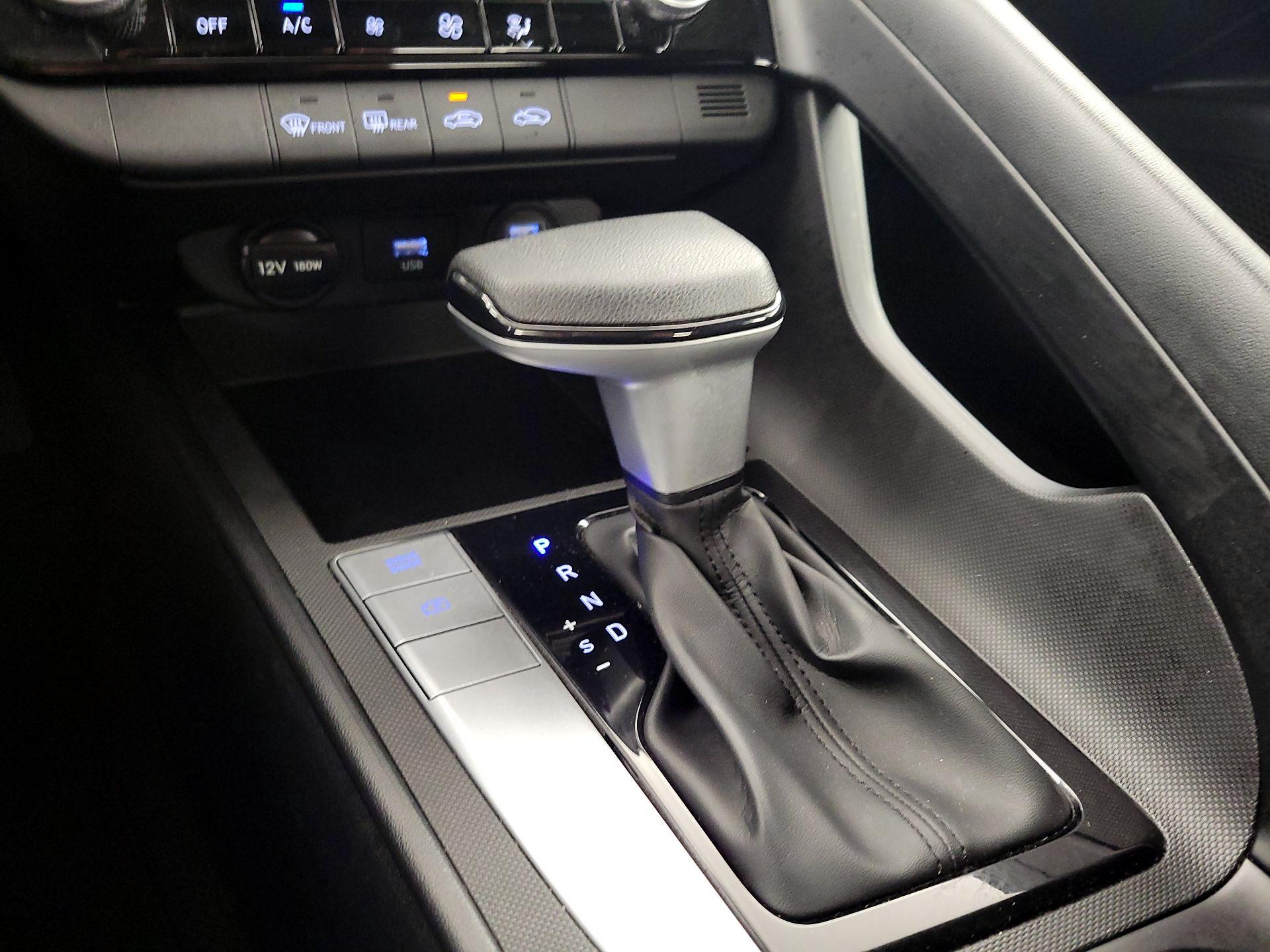 Thumbnail: 2022 Hyundai Elantra - 17