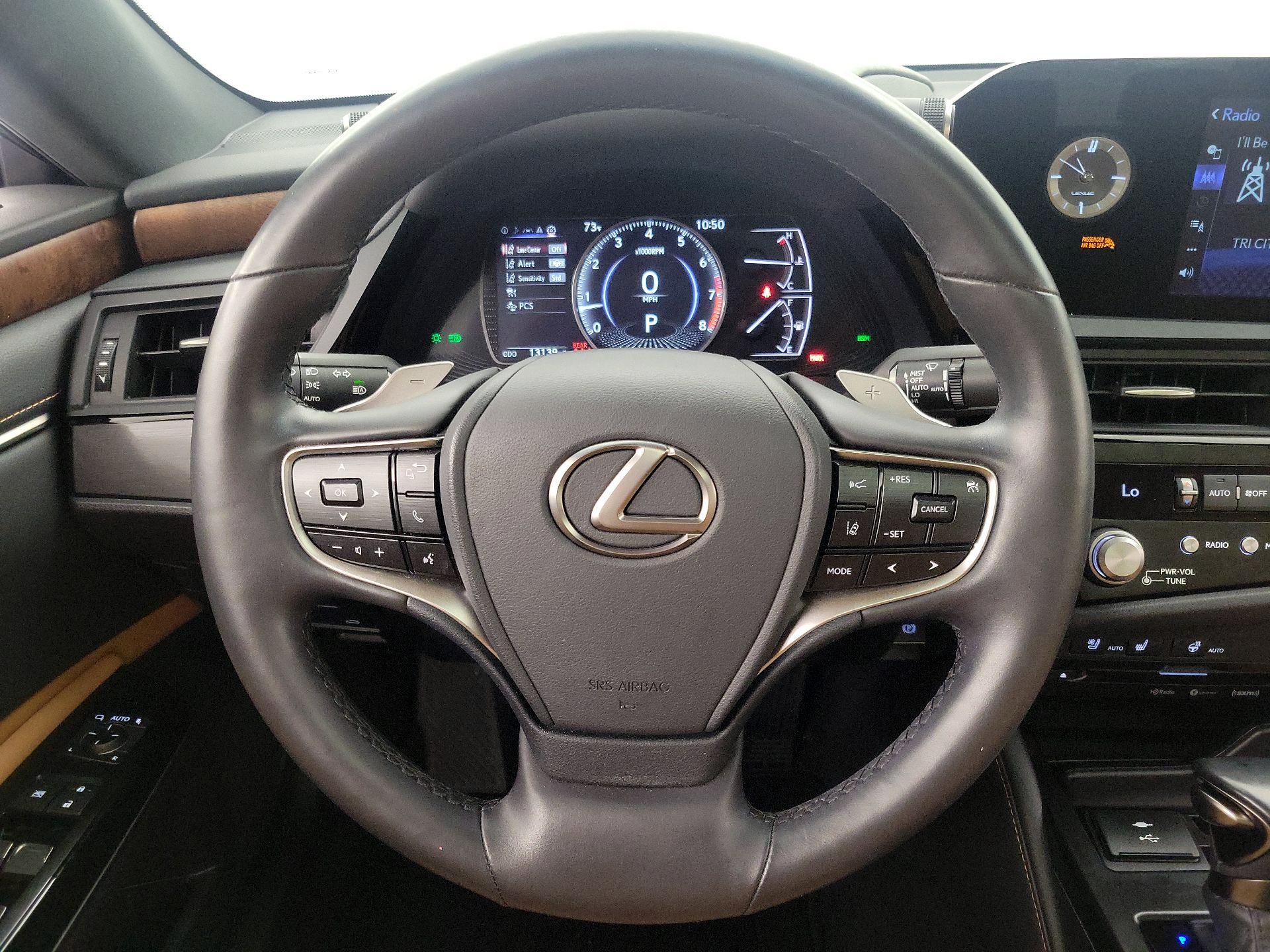 Thumbnail: 2022 Lexus ES - 10