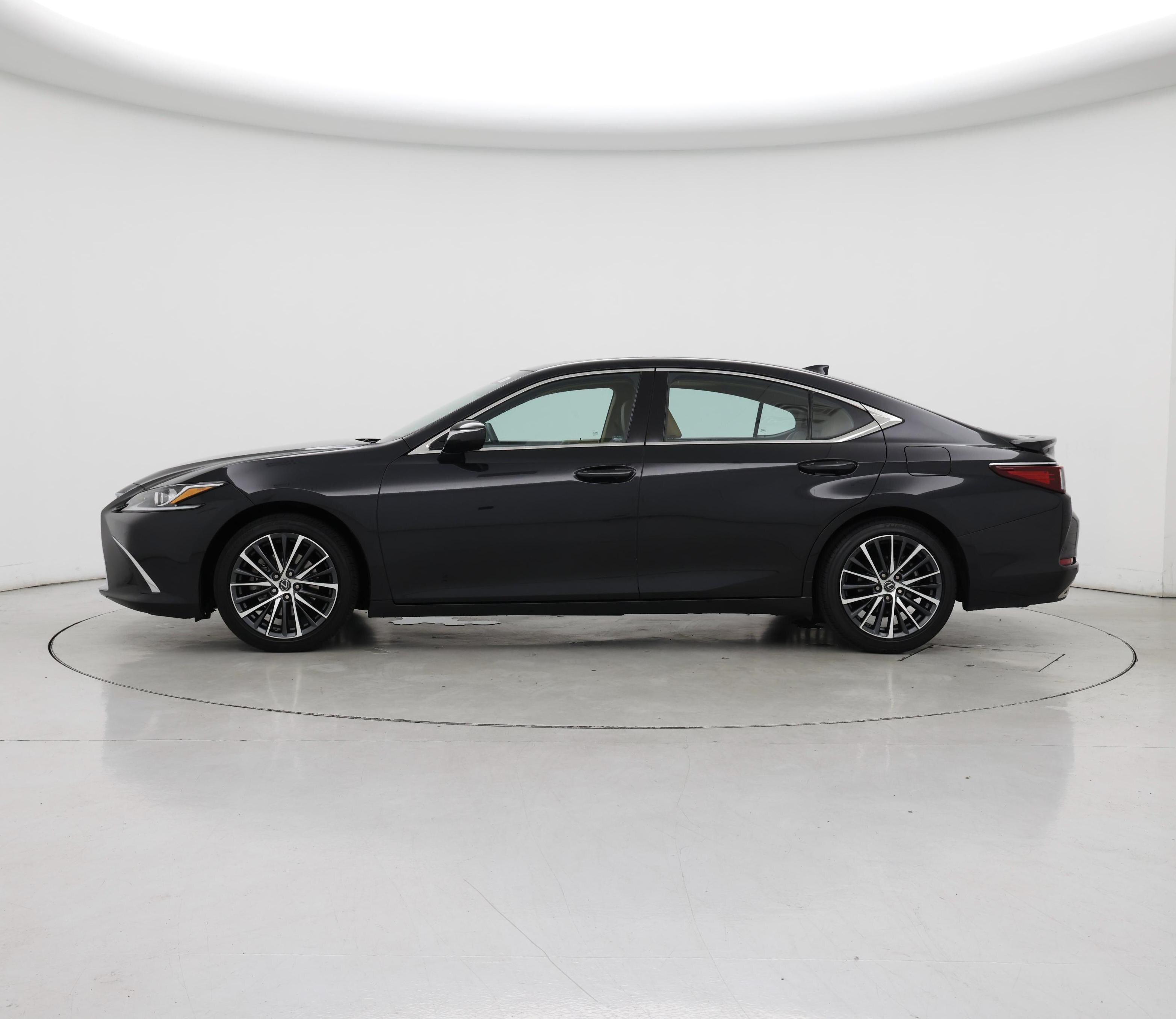 Thumbnail: 2022 Lexus ES - 3