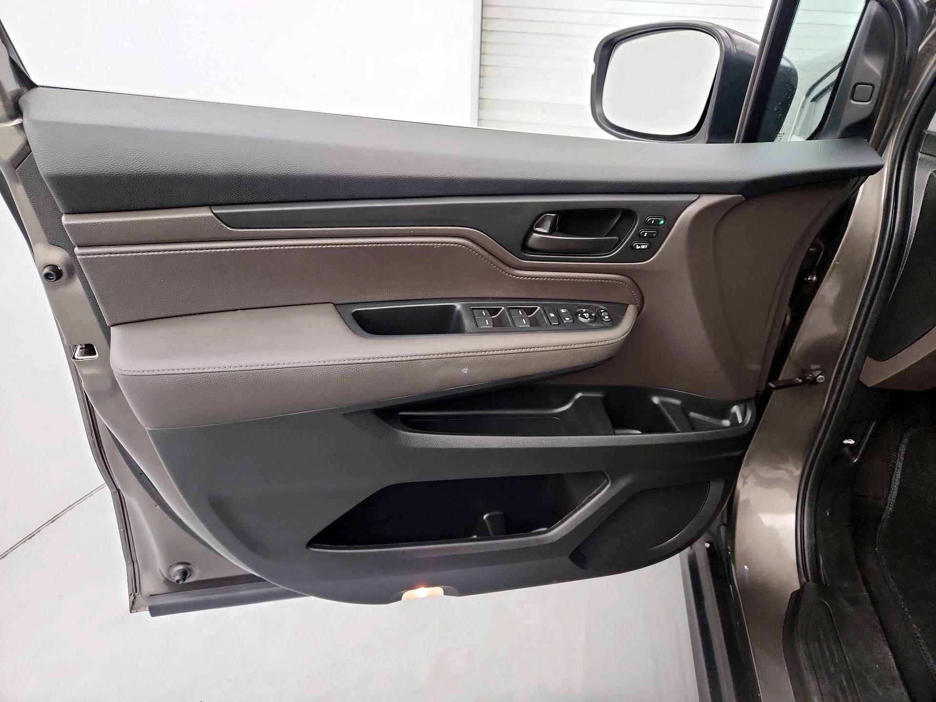 Thumbnail: 2022 Honda Odyssey - 12