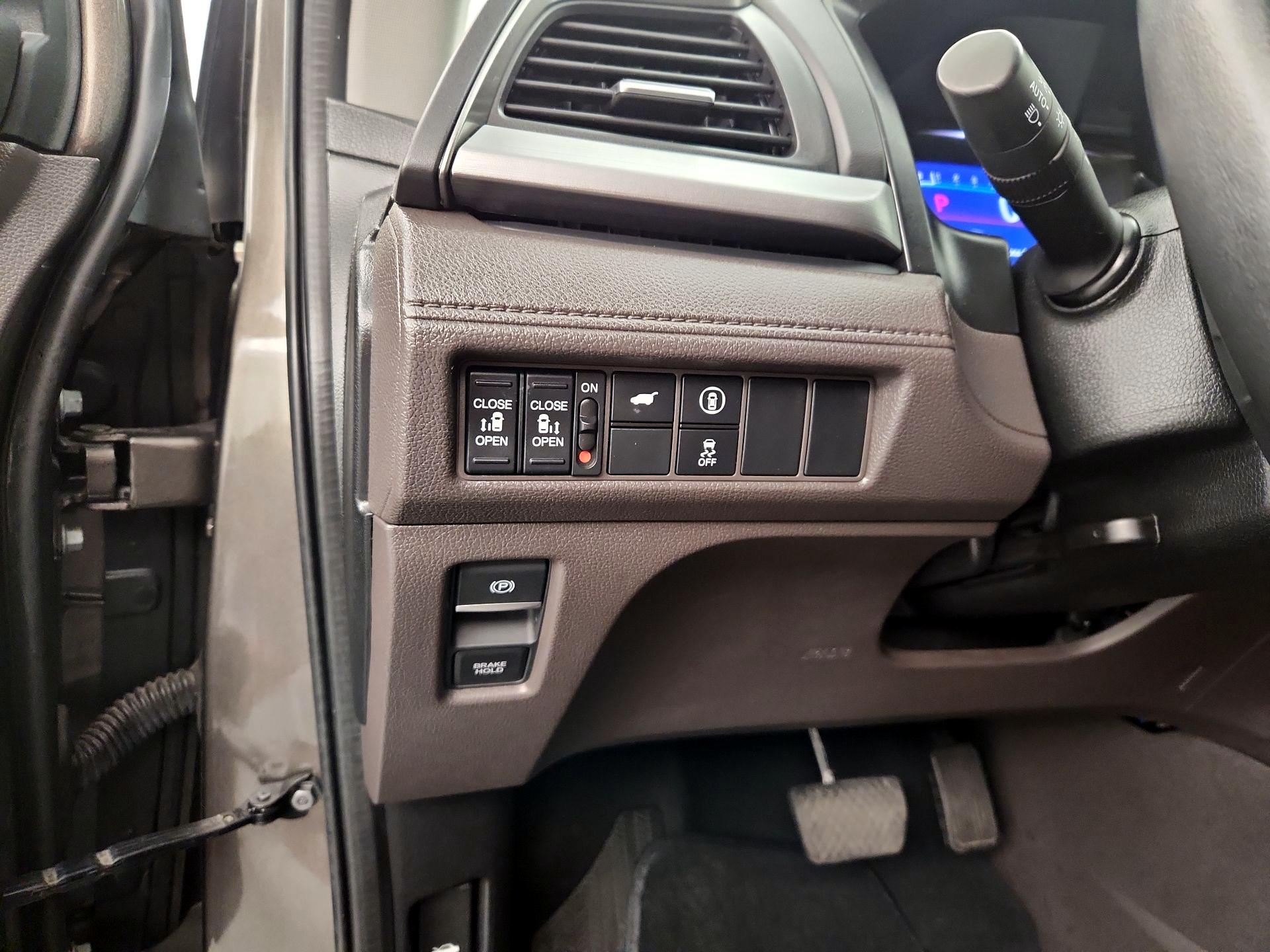 Thumbnail: 2022 Honda Odyssey - 13