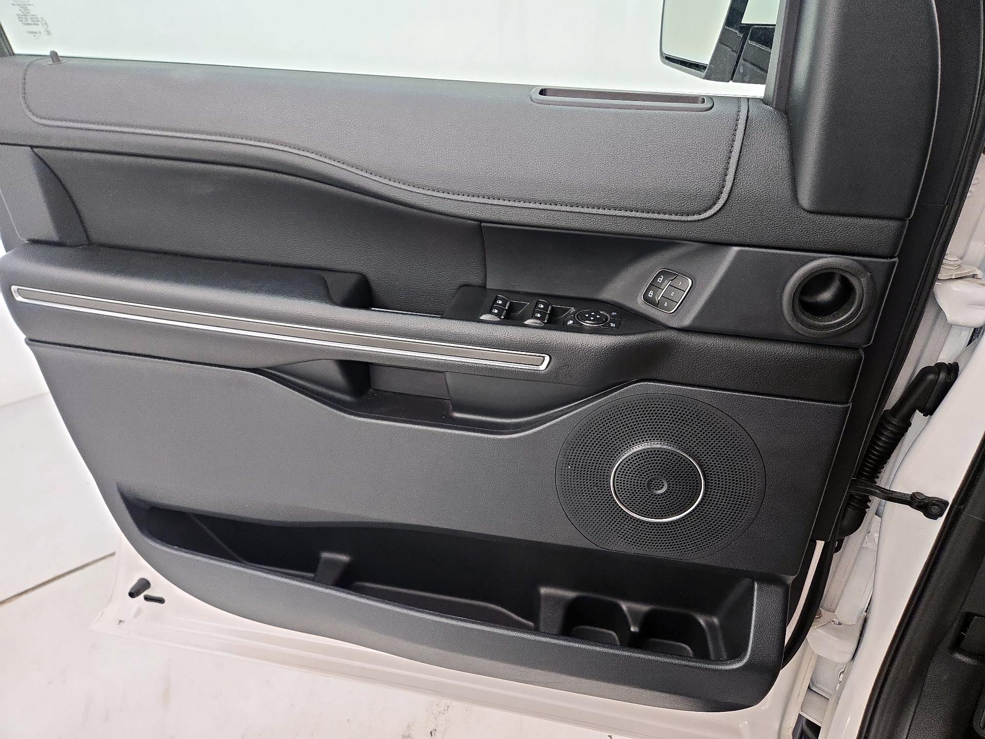 Thumbnail: 2019 Ford Expedition - 12