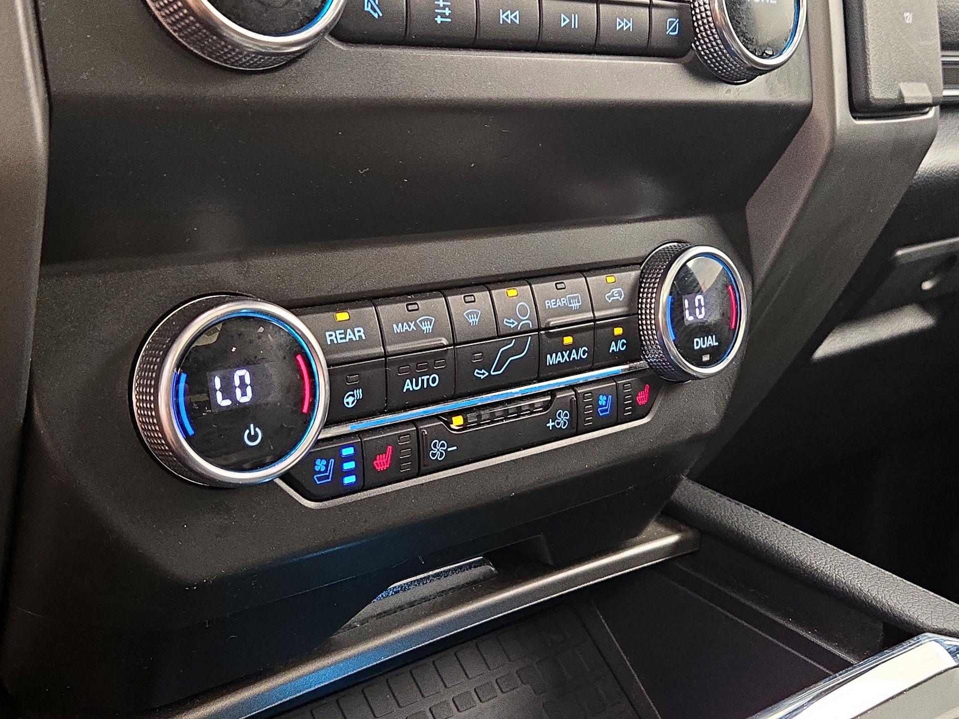 Thumbnail: 2019 Ford Expedition - 17