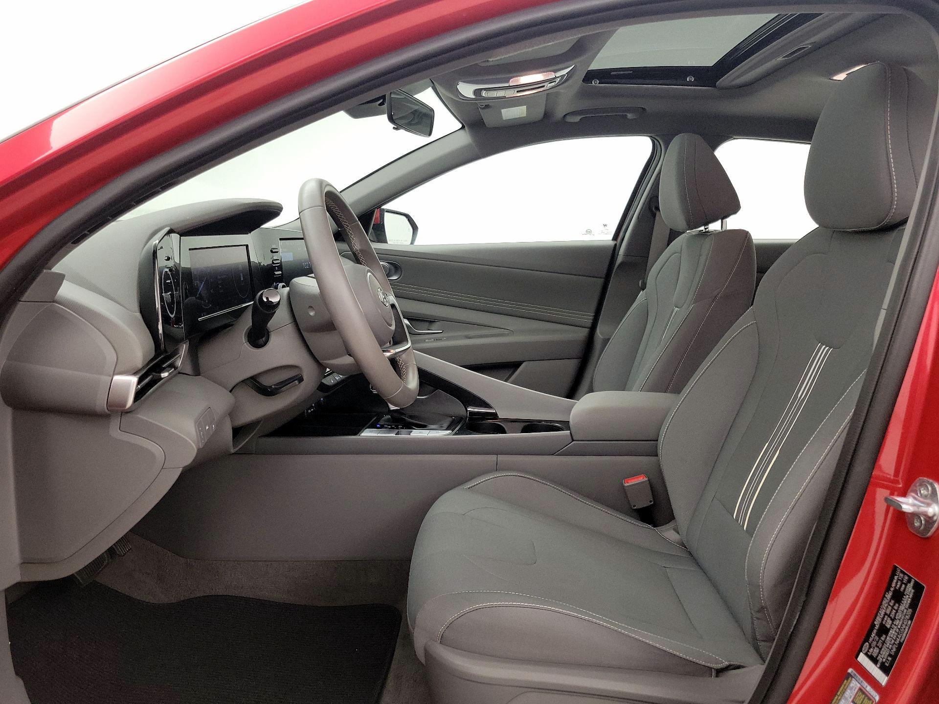 Thumbnail: 2022 Hyundai Elantra - 11