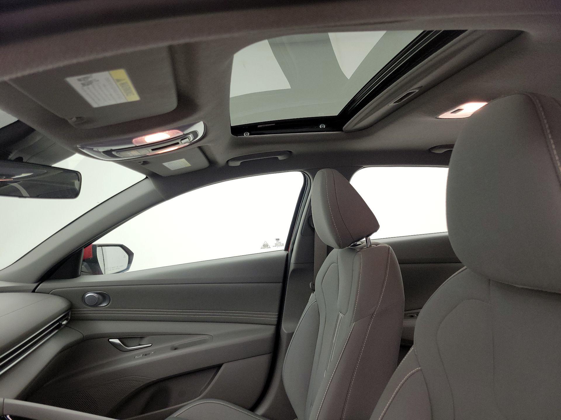 Thumbnail: 2022 Hyundai Elantra - 19