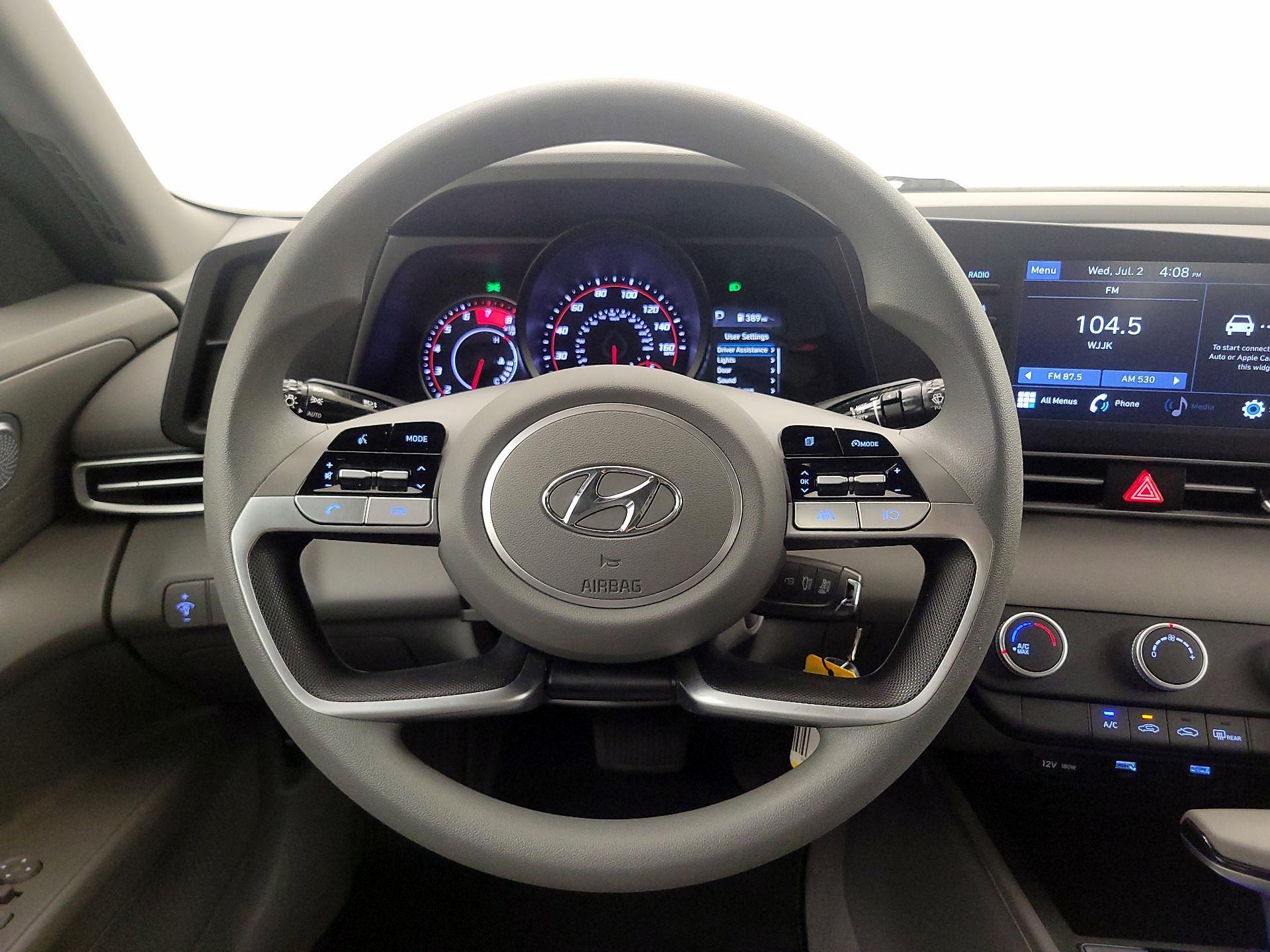 Thumbnail: 2022 Hyundai Elantra - 10