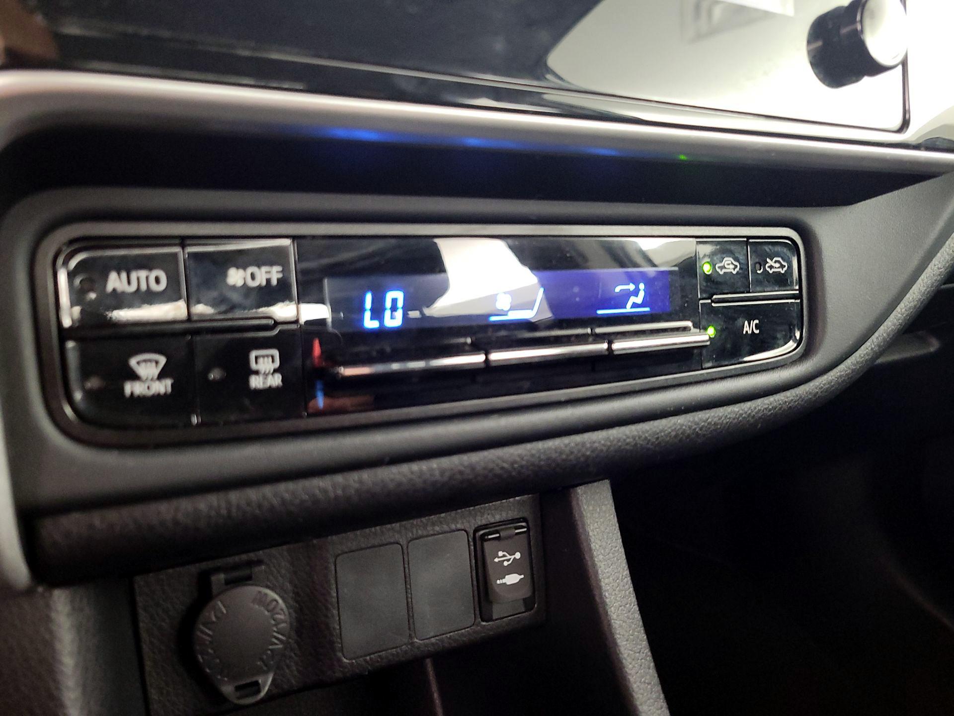 Thumbnail: 2019 Toyota Corolla - 16