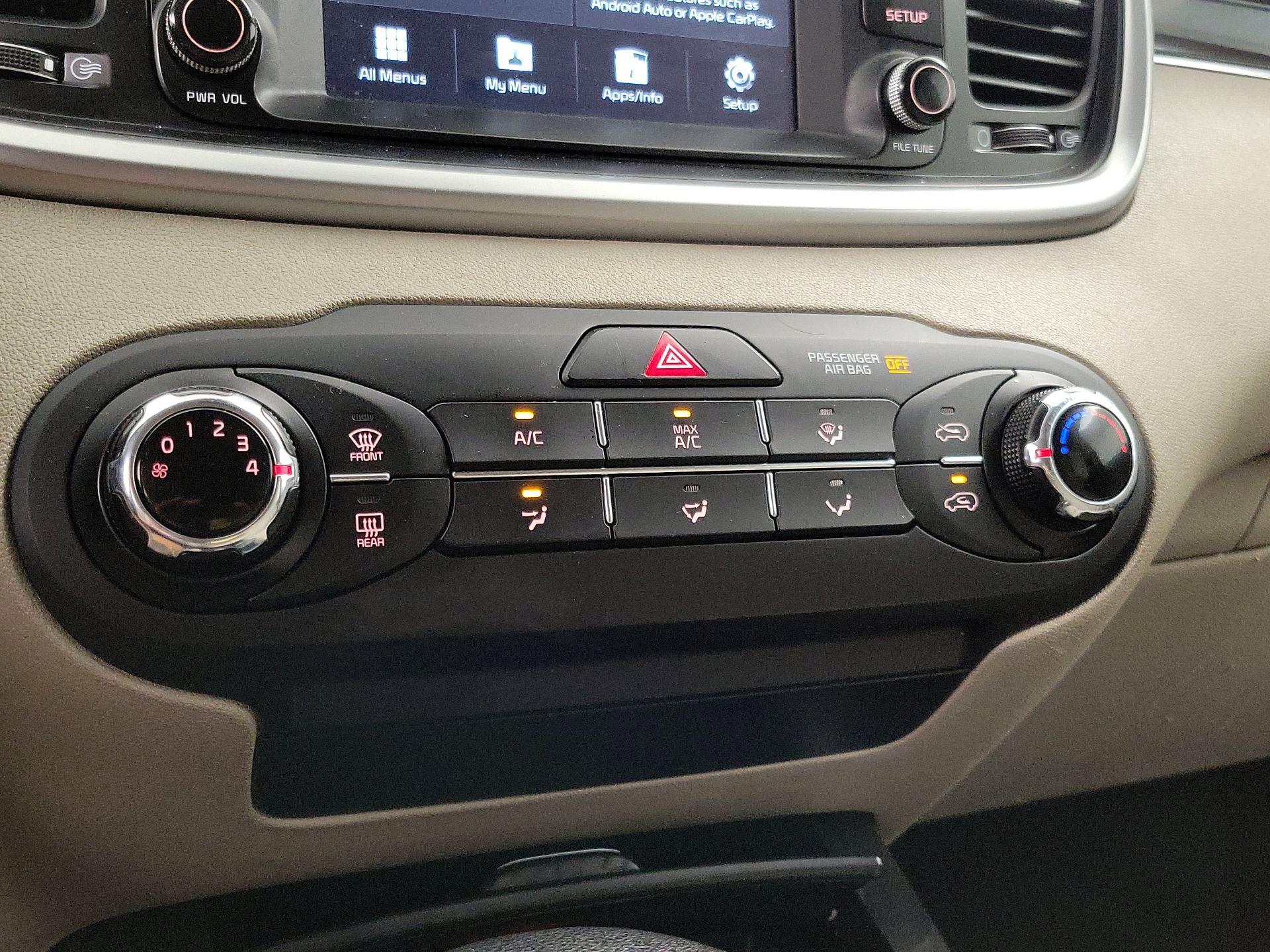 Thumbnail: 2020 Kia Sorento - 16