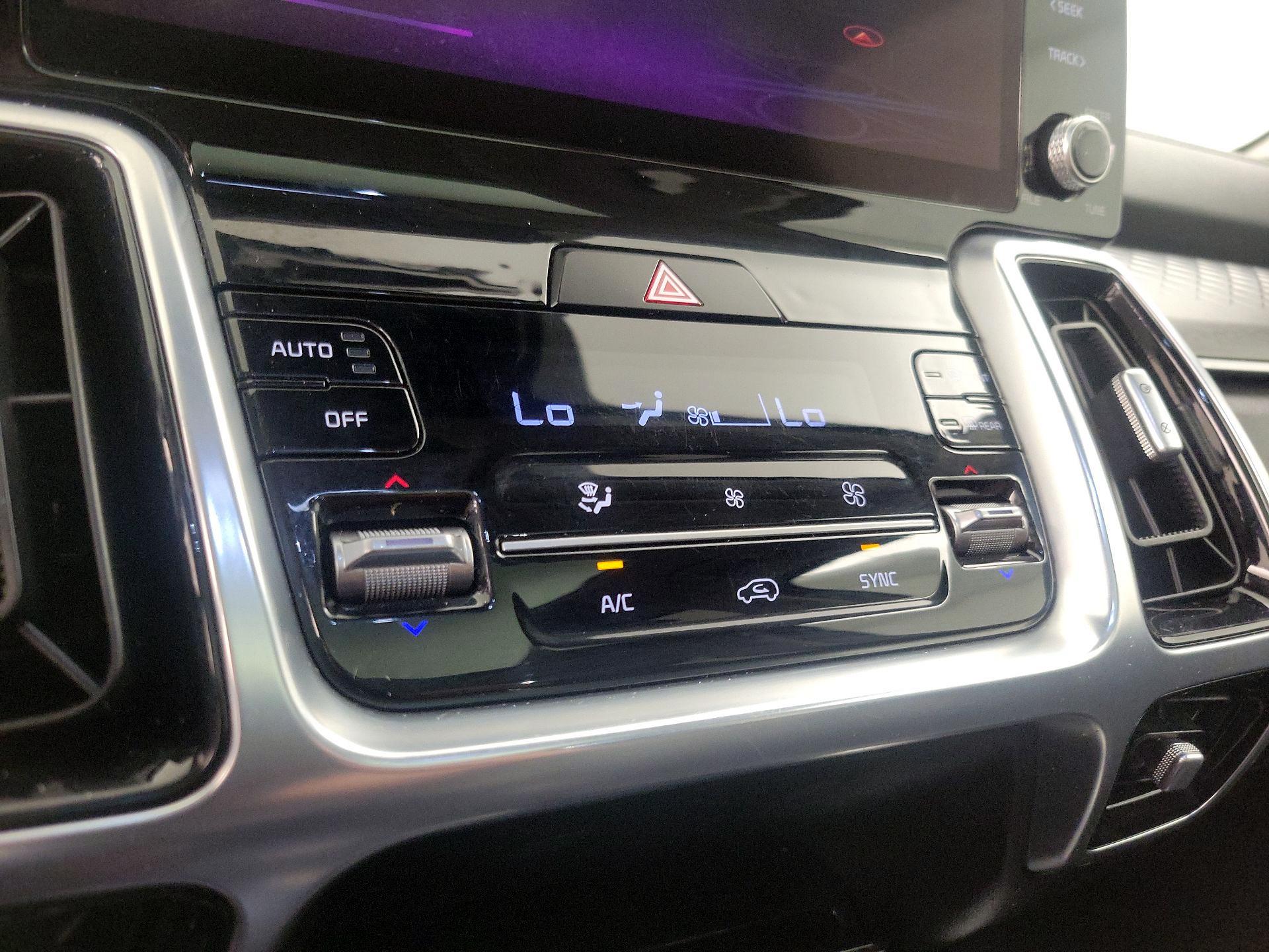 Thumbnail: 2021 Kia Sorento - 16