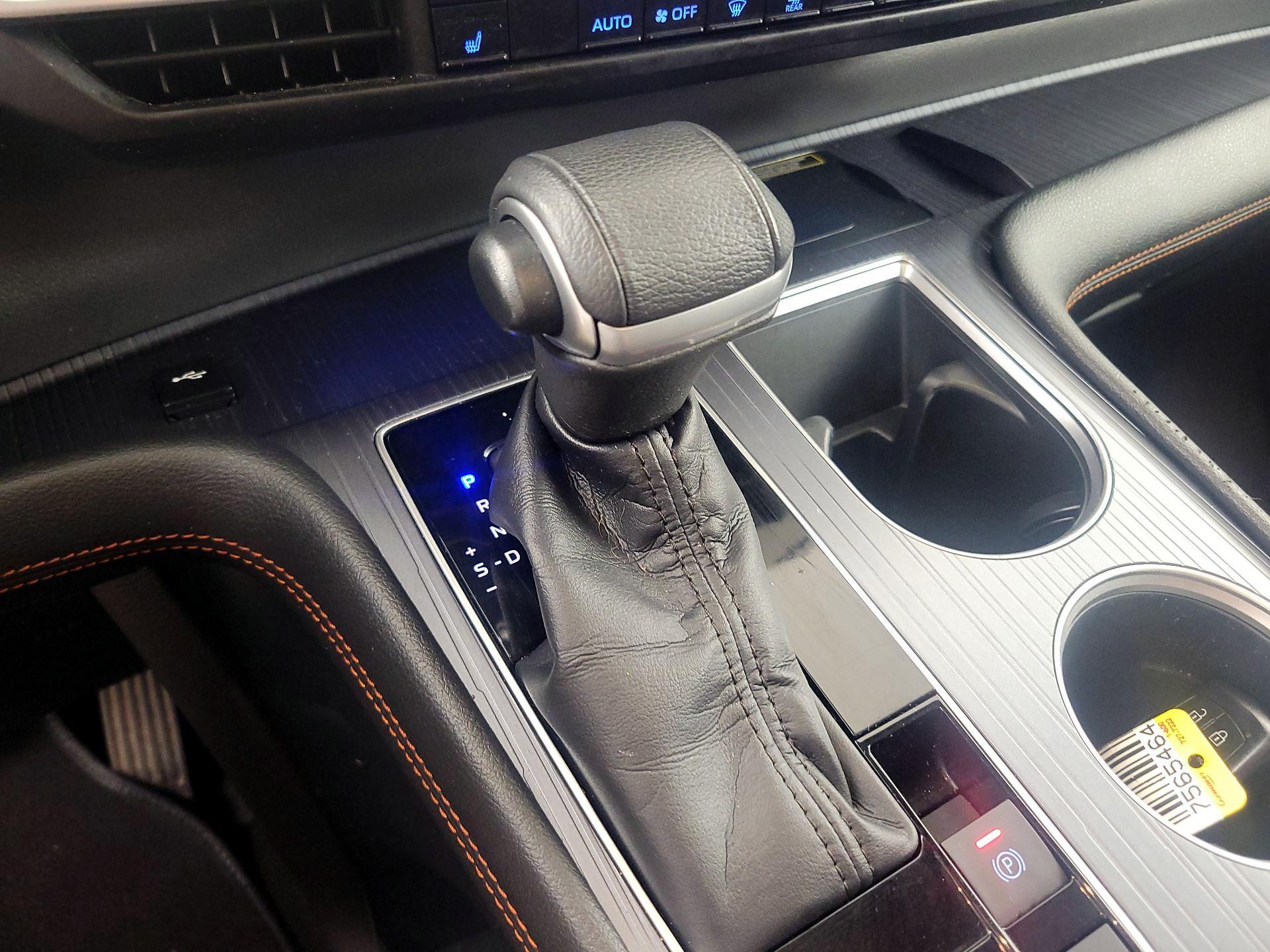 Thumbnail: 2022 Toyota Sienna - 18