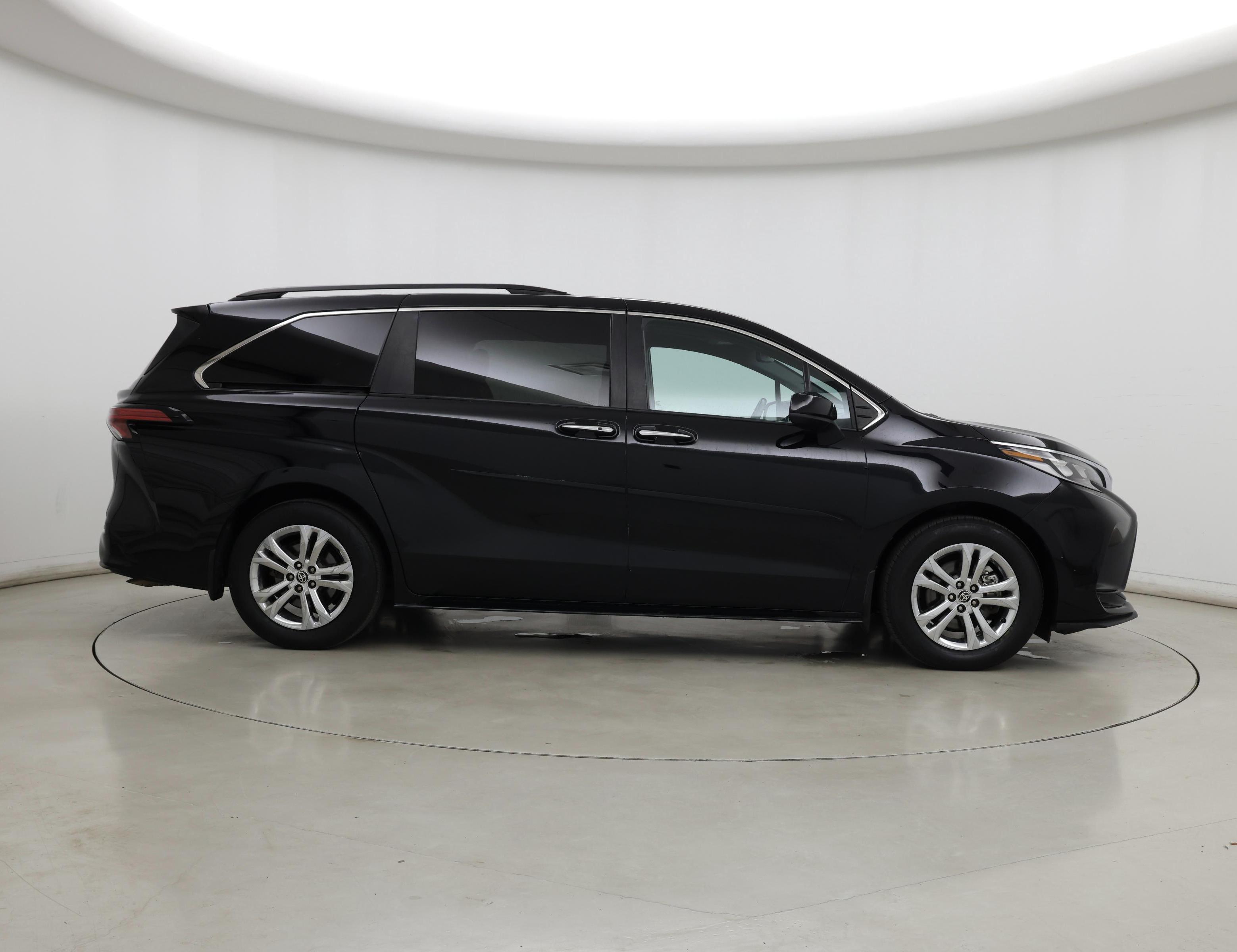 Thumbnail: 2022 Toyota Sienna - 7