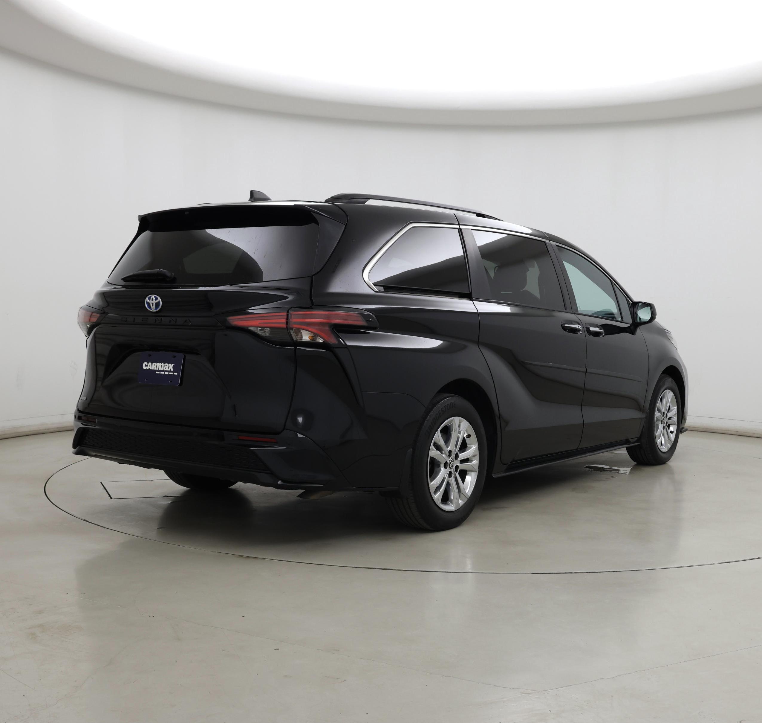 Thumbnail: 2022 Toyota Sienna - 8