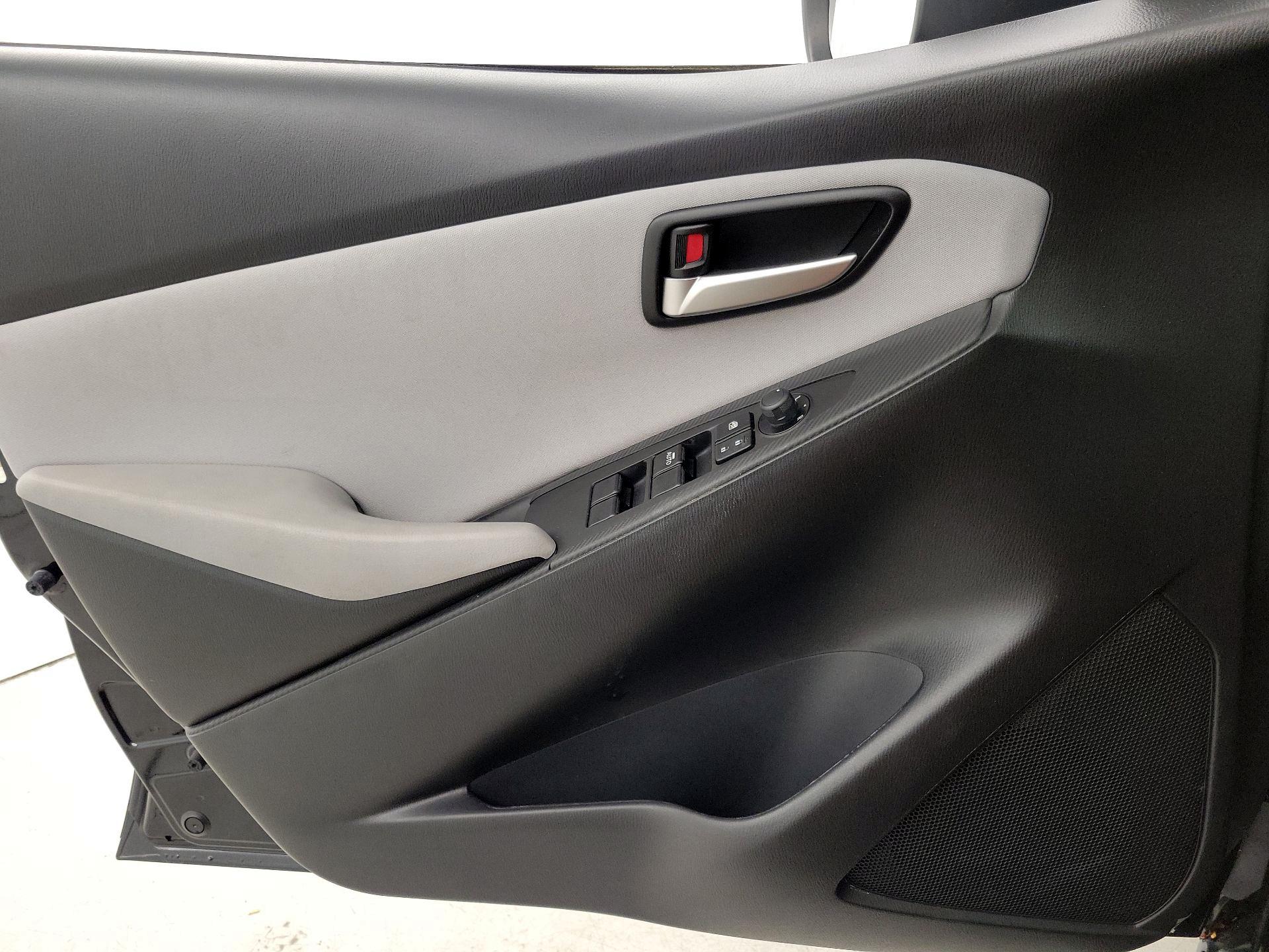 Thumbnail: 2019 Toyota Yaris - 12