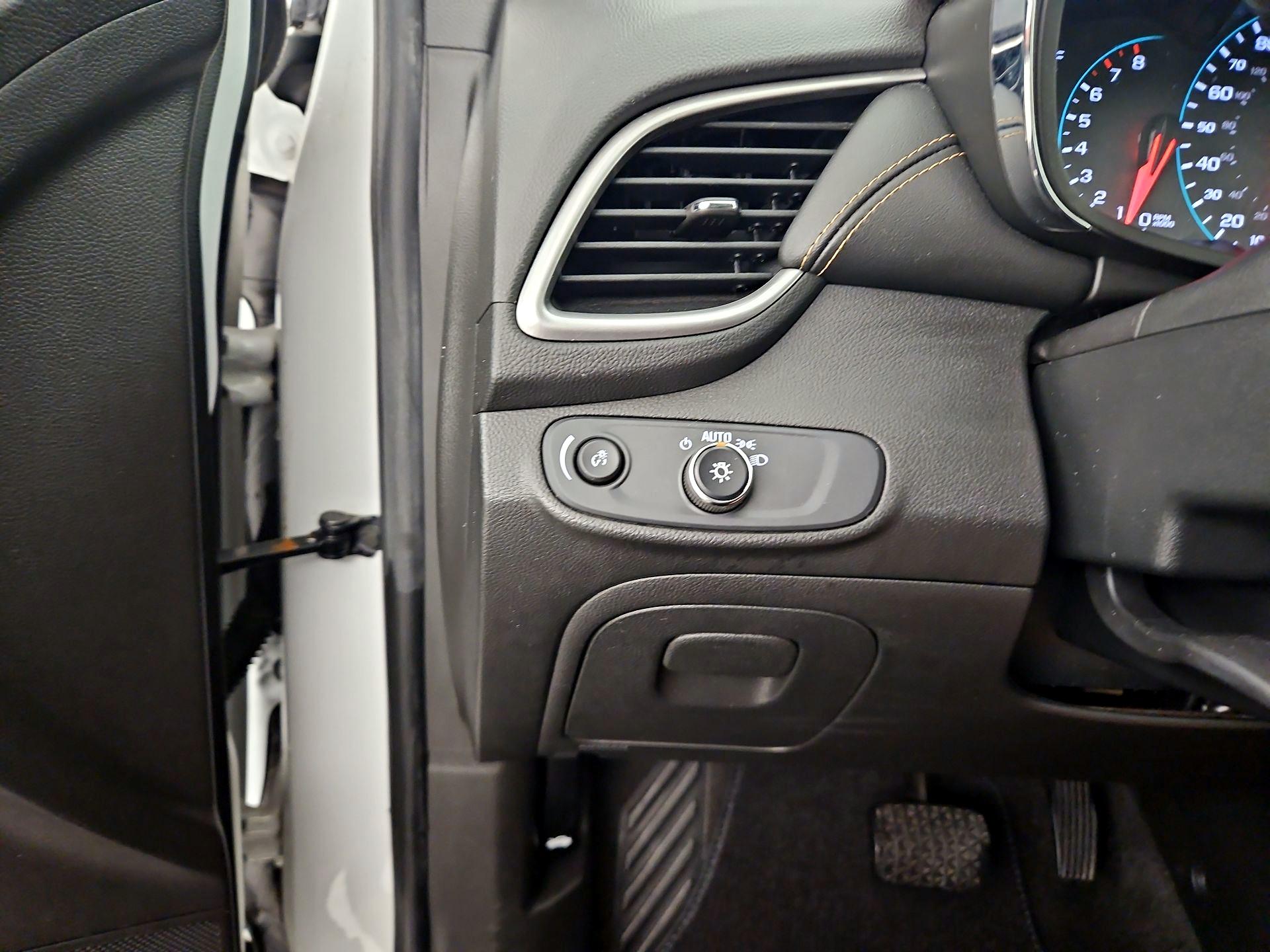 Thumbnail: 2019 Chevrolet Trax - 13