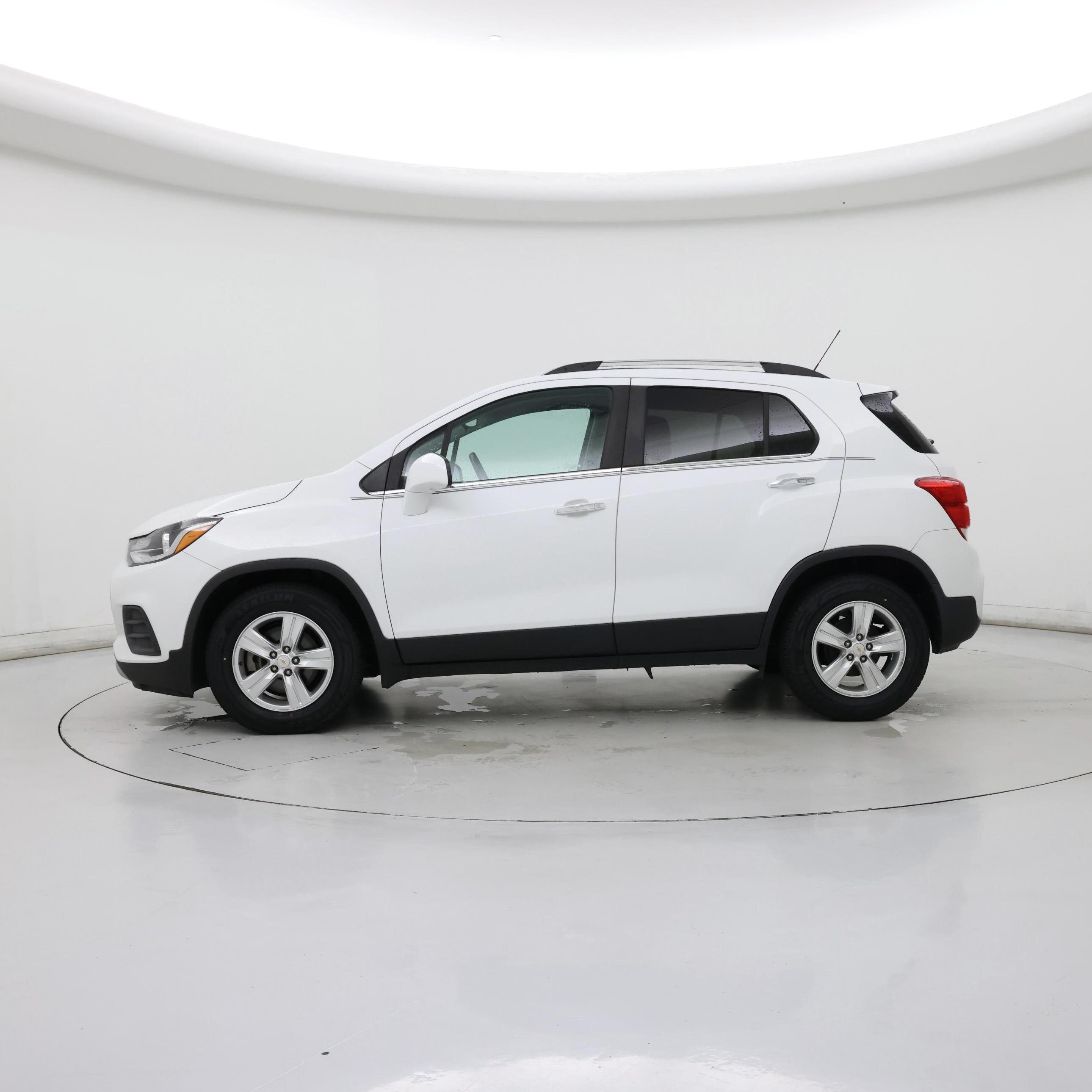 Thumbnail: 2019 Chevrolet Trax - 3
