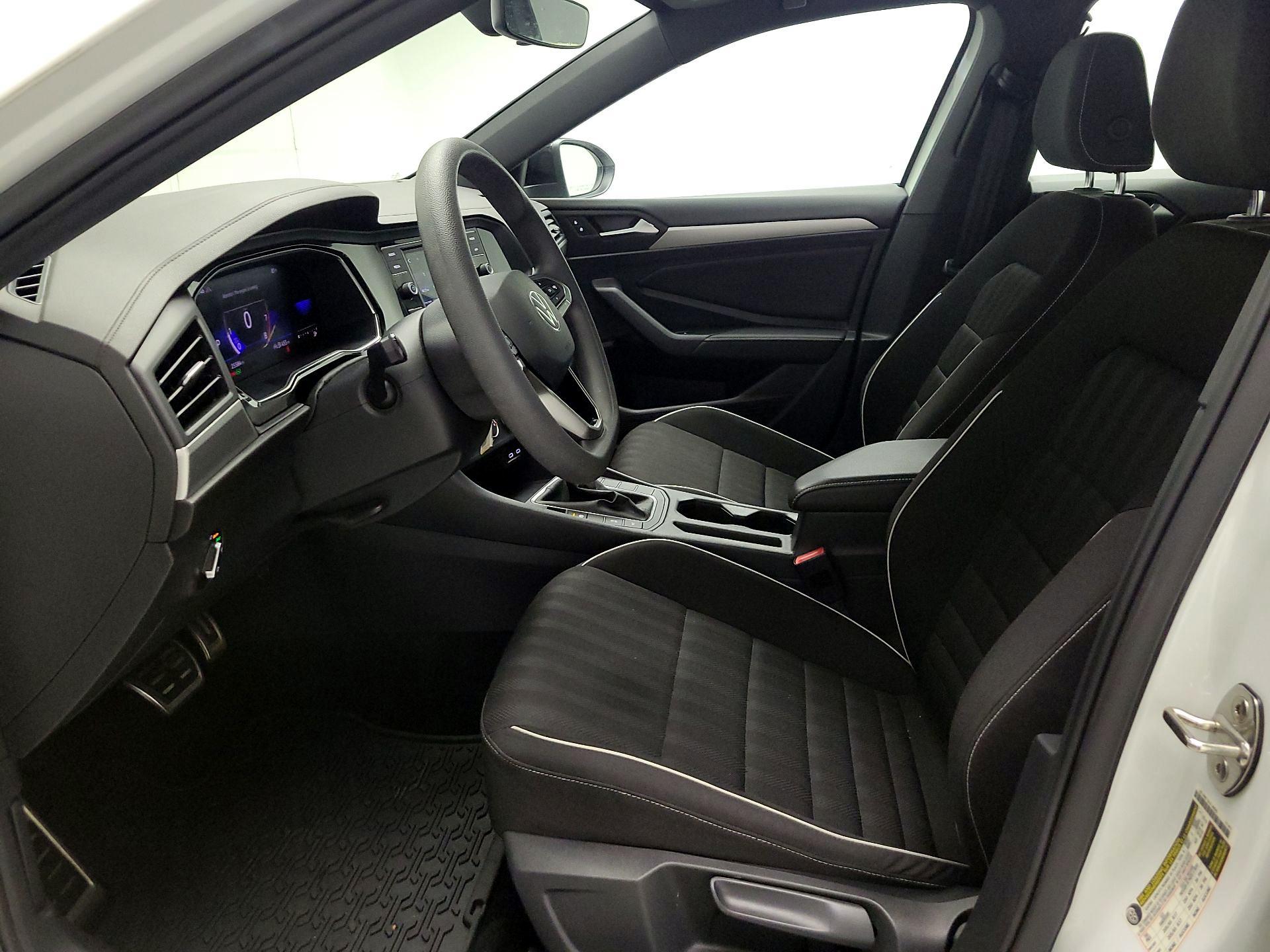 Thumbnail: 2023 Volkswagen Jetta - 11
