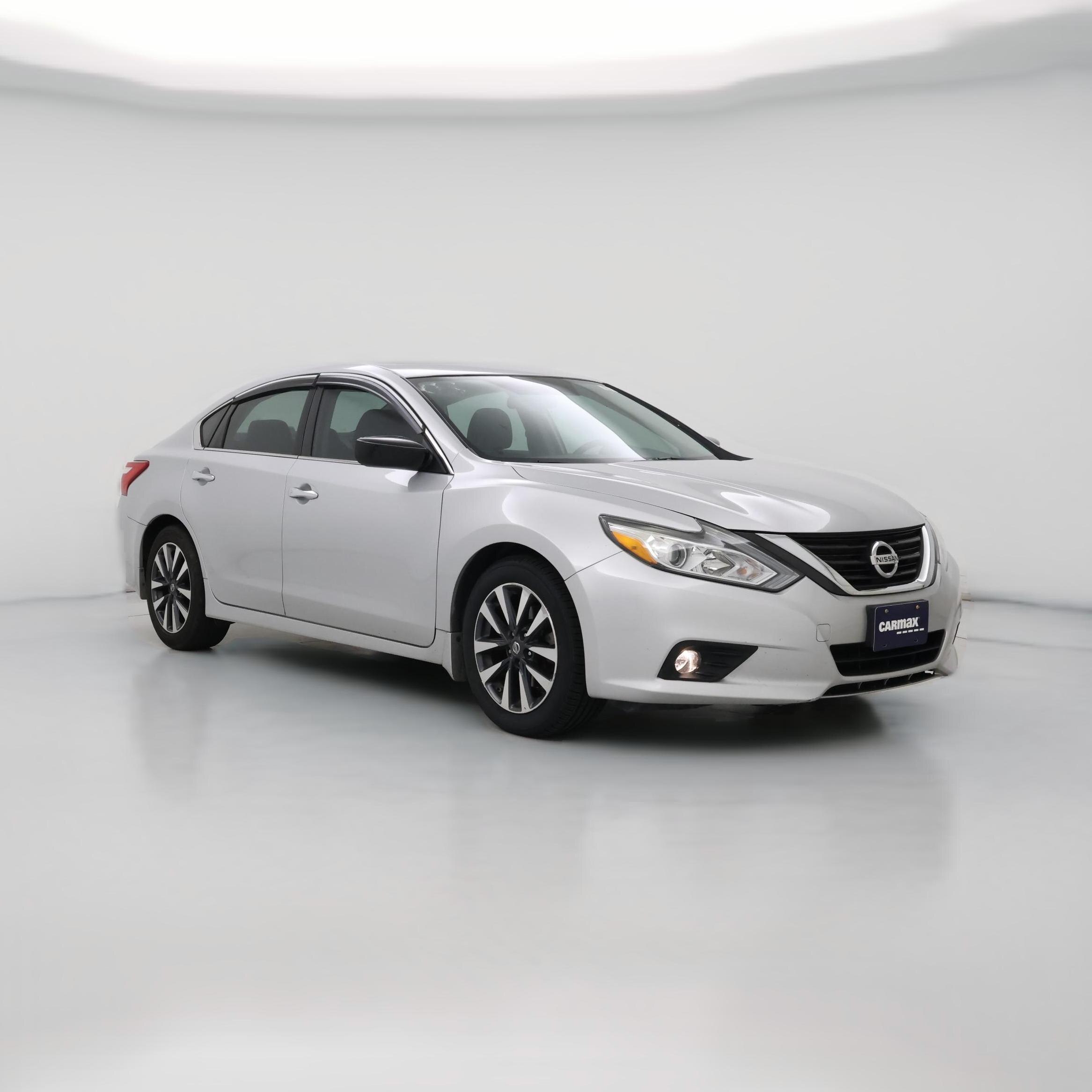 Thumbnail: 2017 Nissan Altima - 1