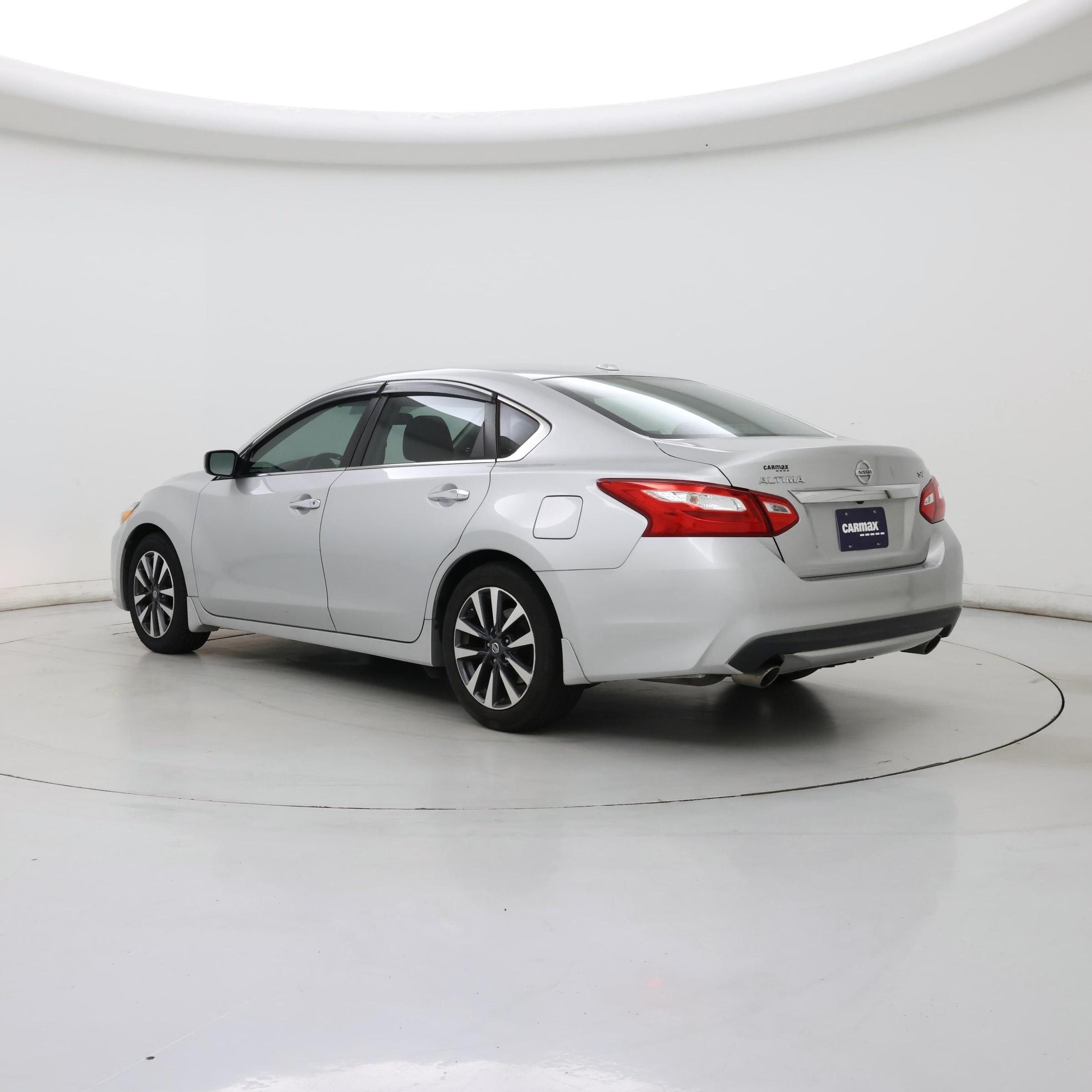 Thumbnail: 2017 Nissan Altima - 2