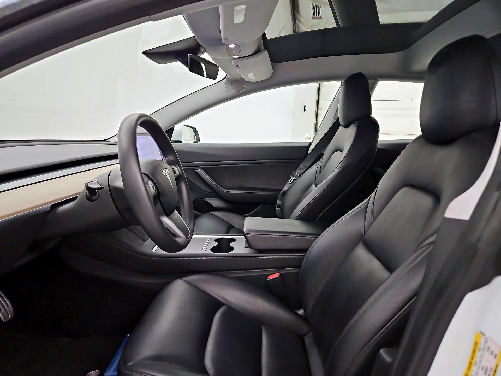 Thumbnail: 2021 Tesla Model 3 - 11