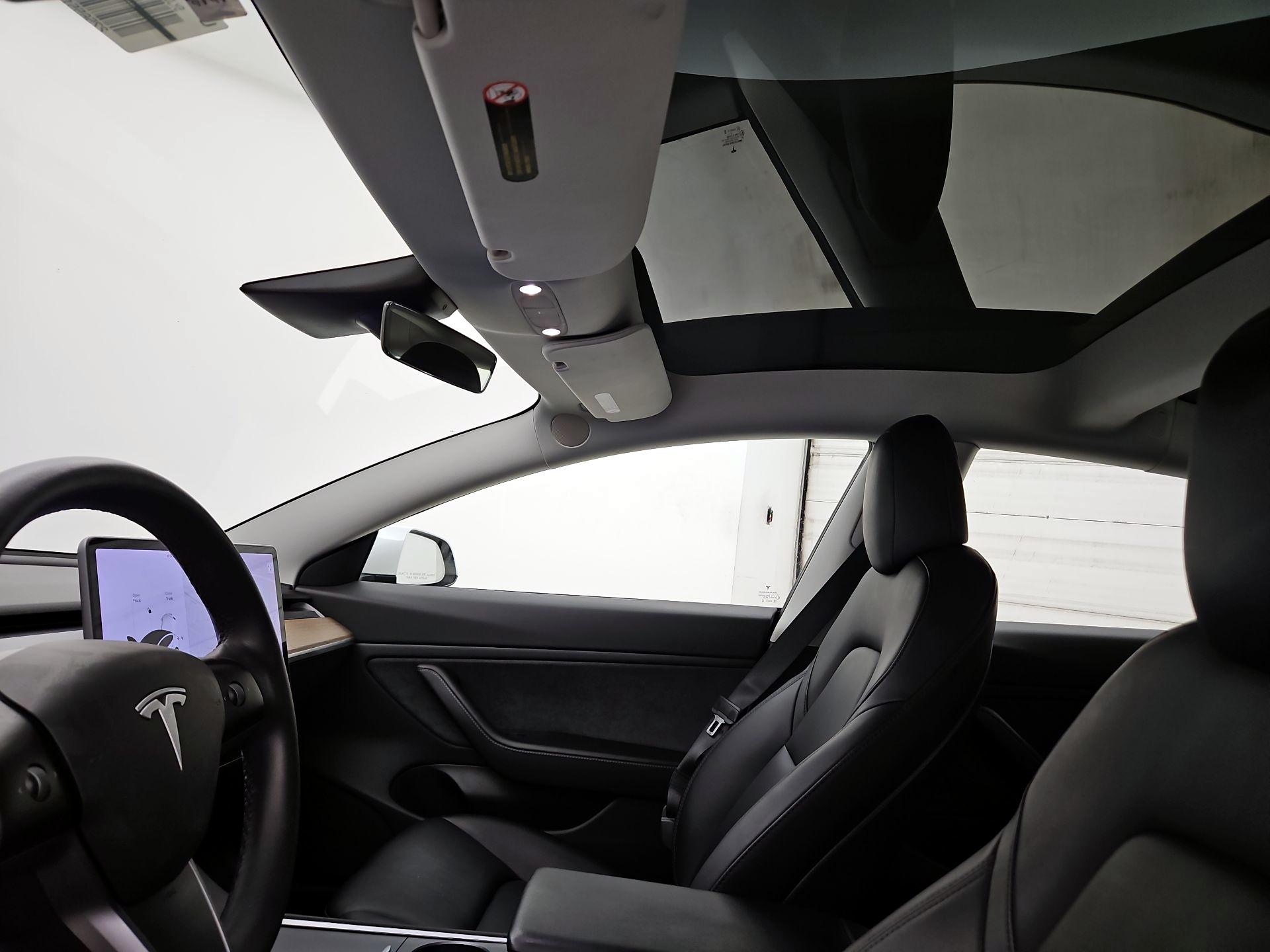 Thumbnail: 2021 Tesla Model 3 - 19