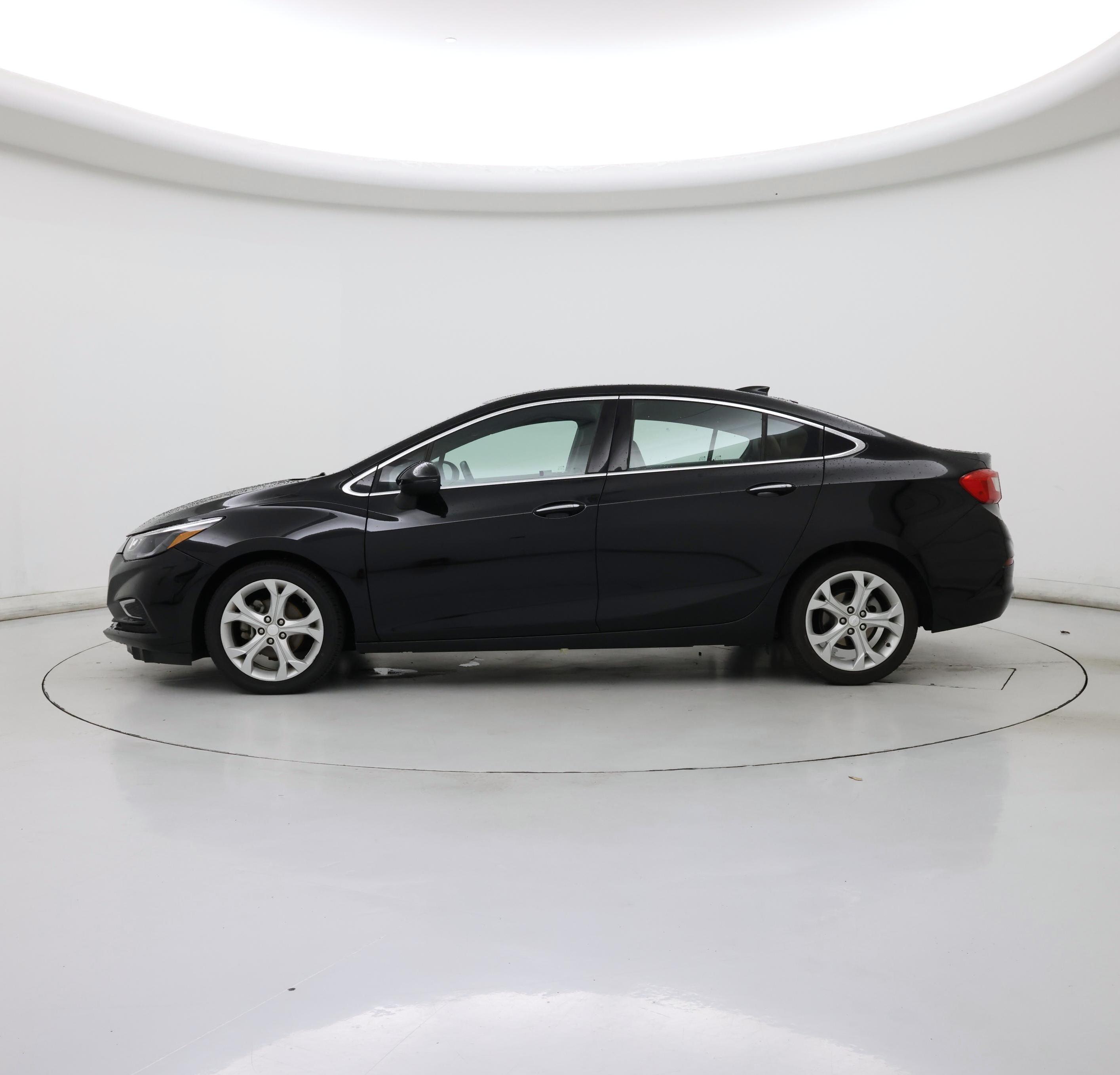 Thumbnail: 2016 Chevrolet Cruze - 3