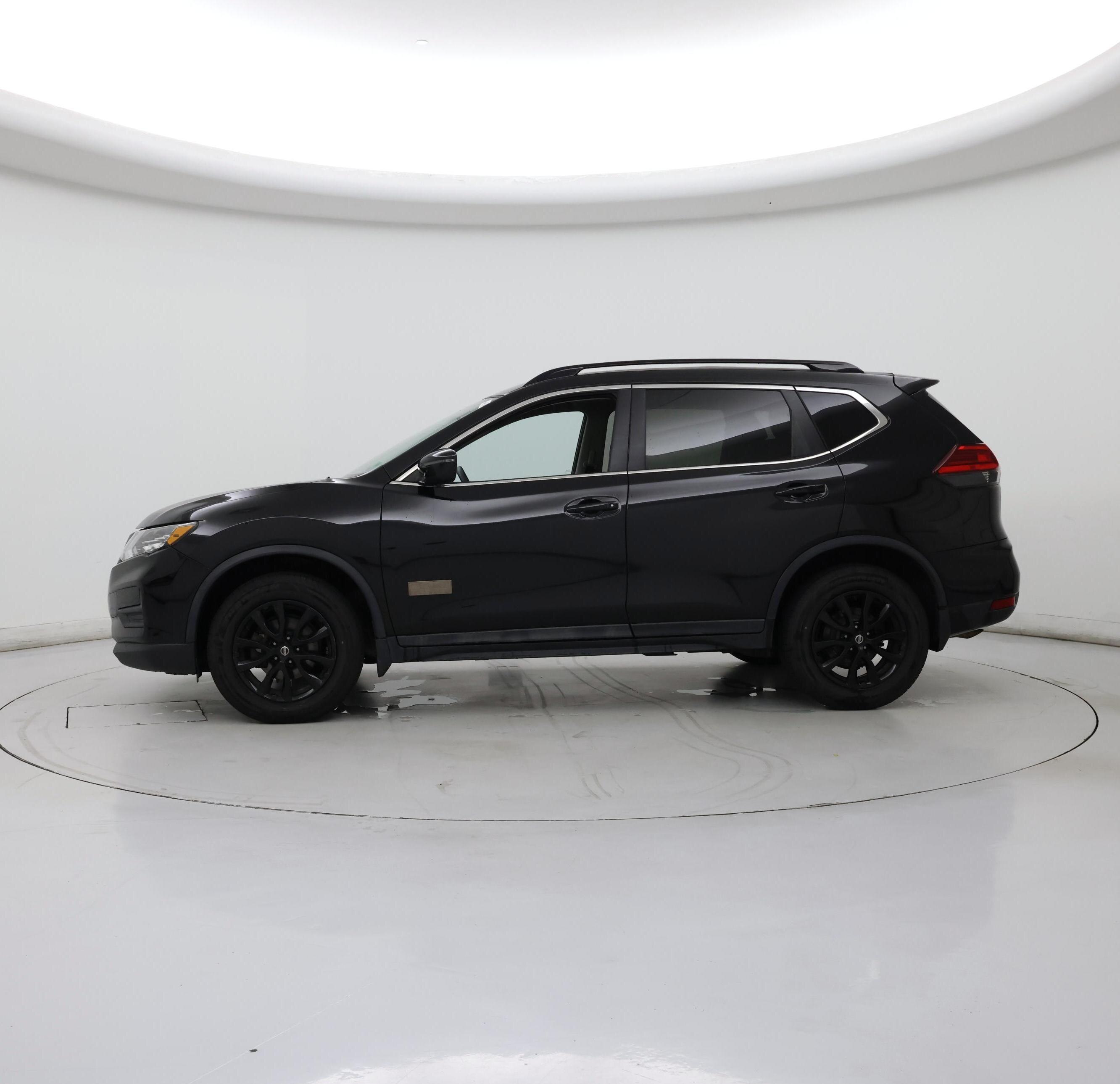 Thumbnail: 2017 Nissan Rogue - 3