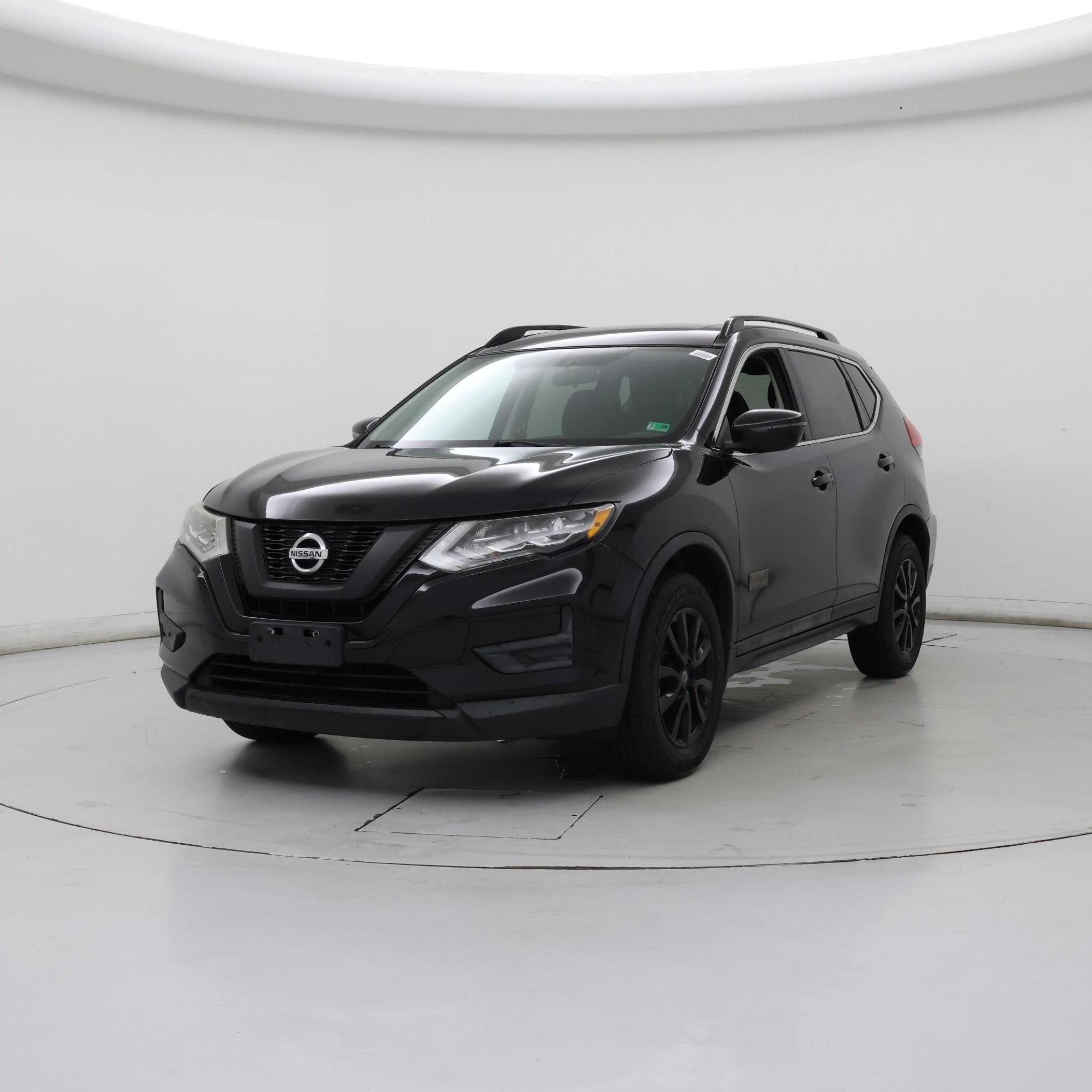 Thumbnail: 2017 Nissan Rogue - 4