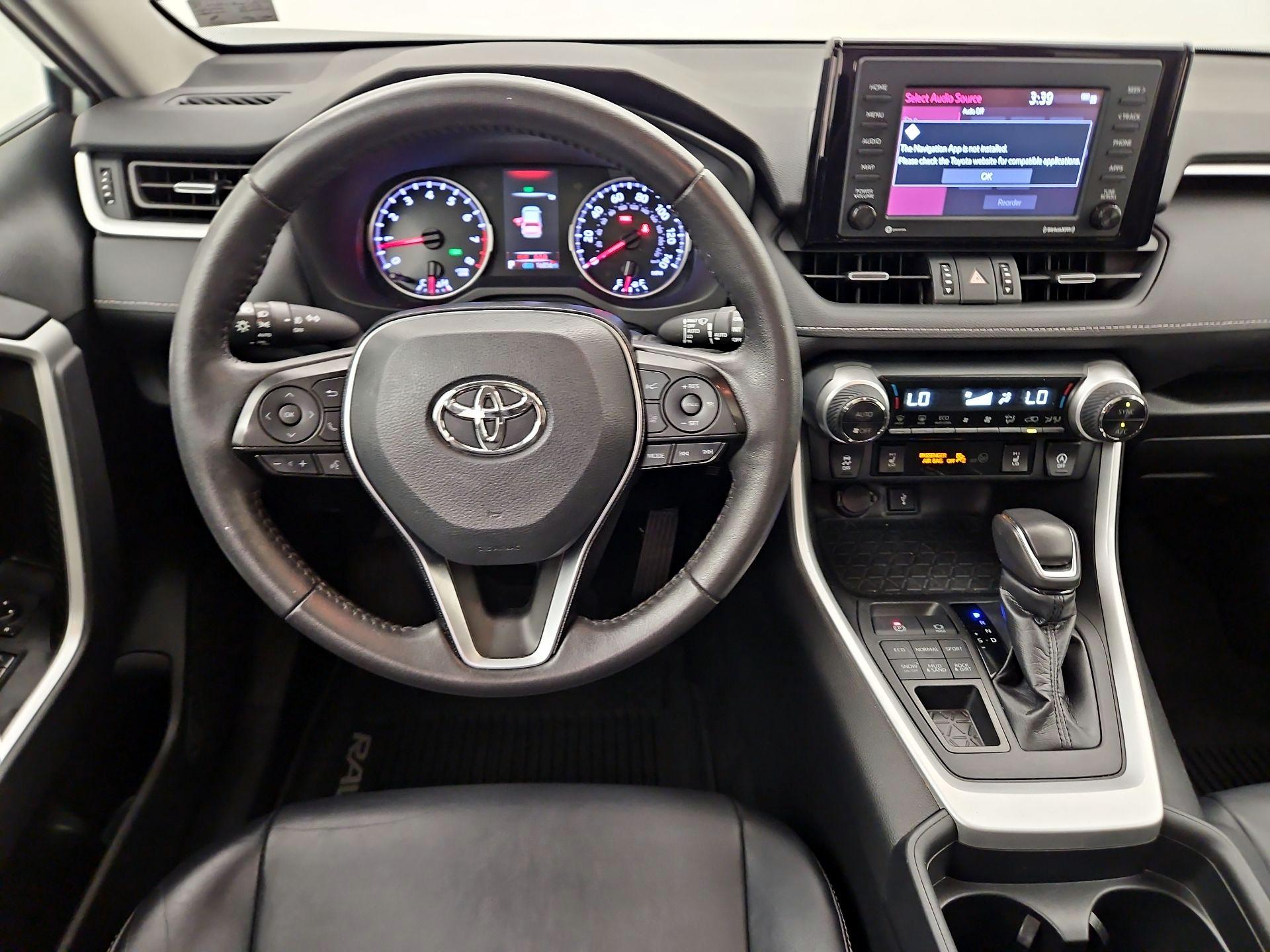 Thumbnail: 2020 Toyota RAV4 - 10