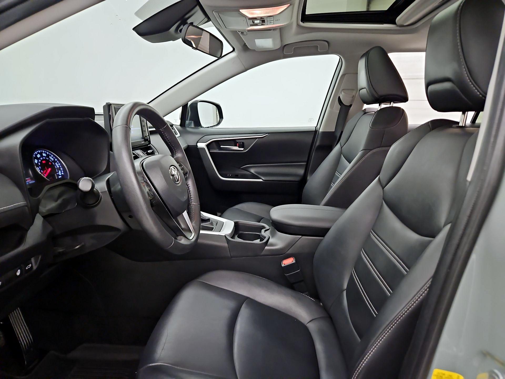 Thumbnail: 2020 Toyota RAV4 - 11