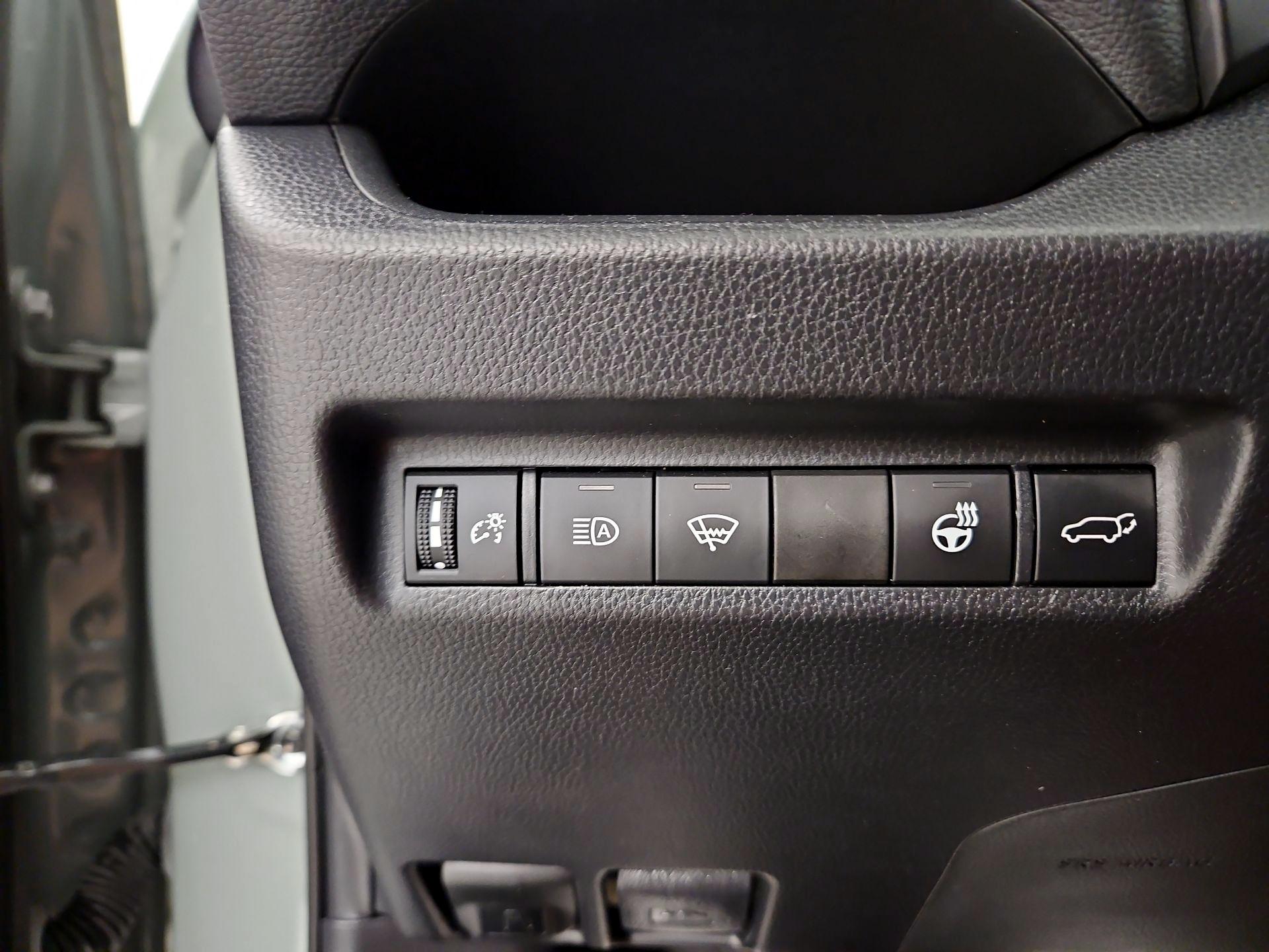 Thumbnail: 2020 Toyota RAV4 - 13