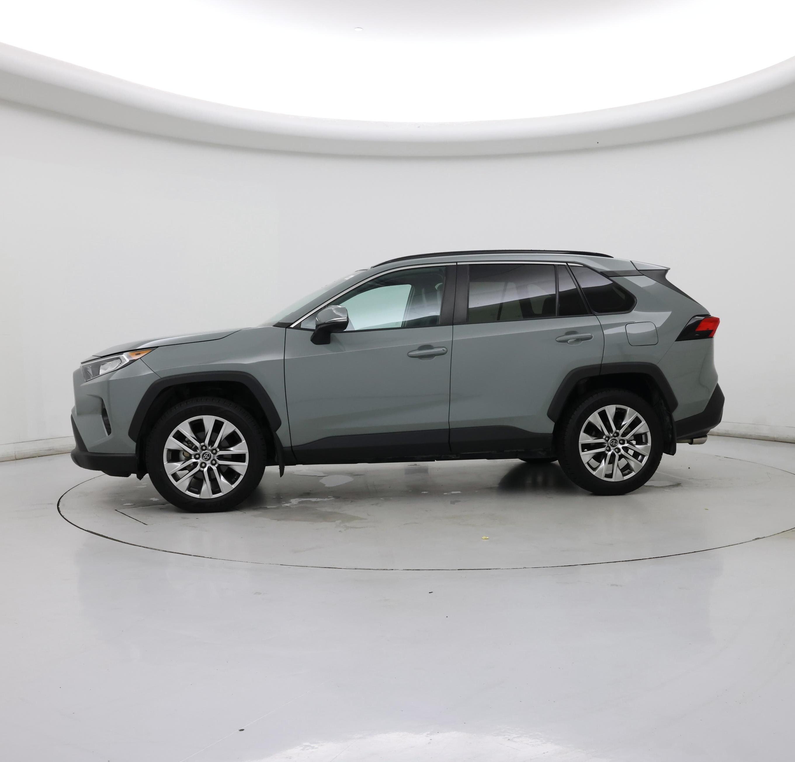 Thumbnail: 2020 Toyota RAV4 - 3
