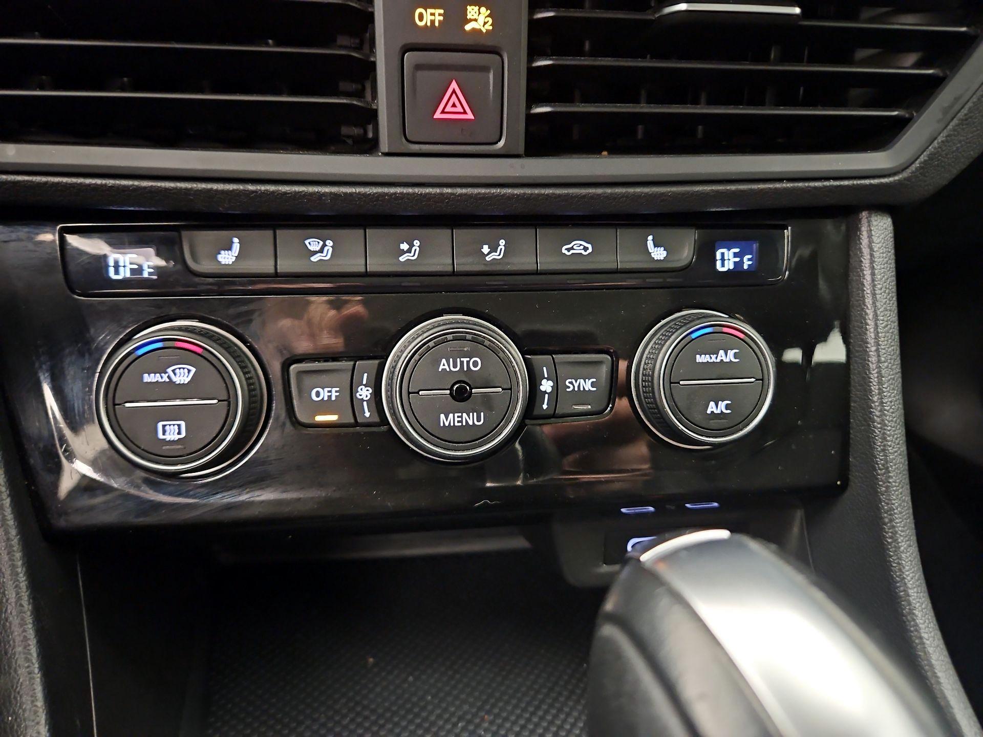 Thumbnail: 2021 Volkswagen Jetta - 16