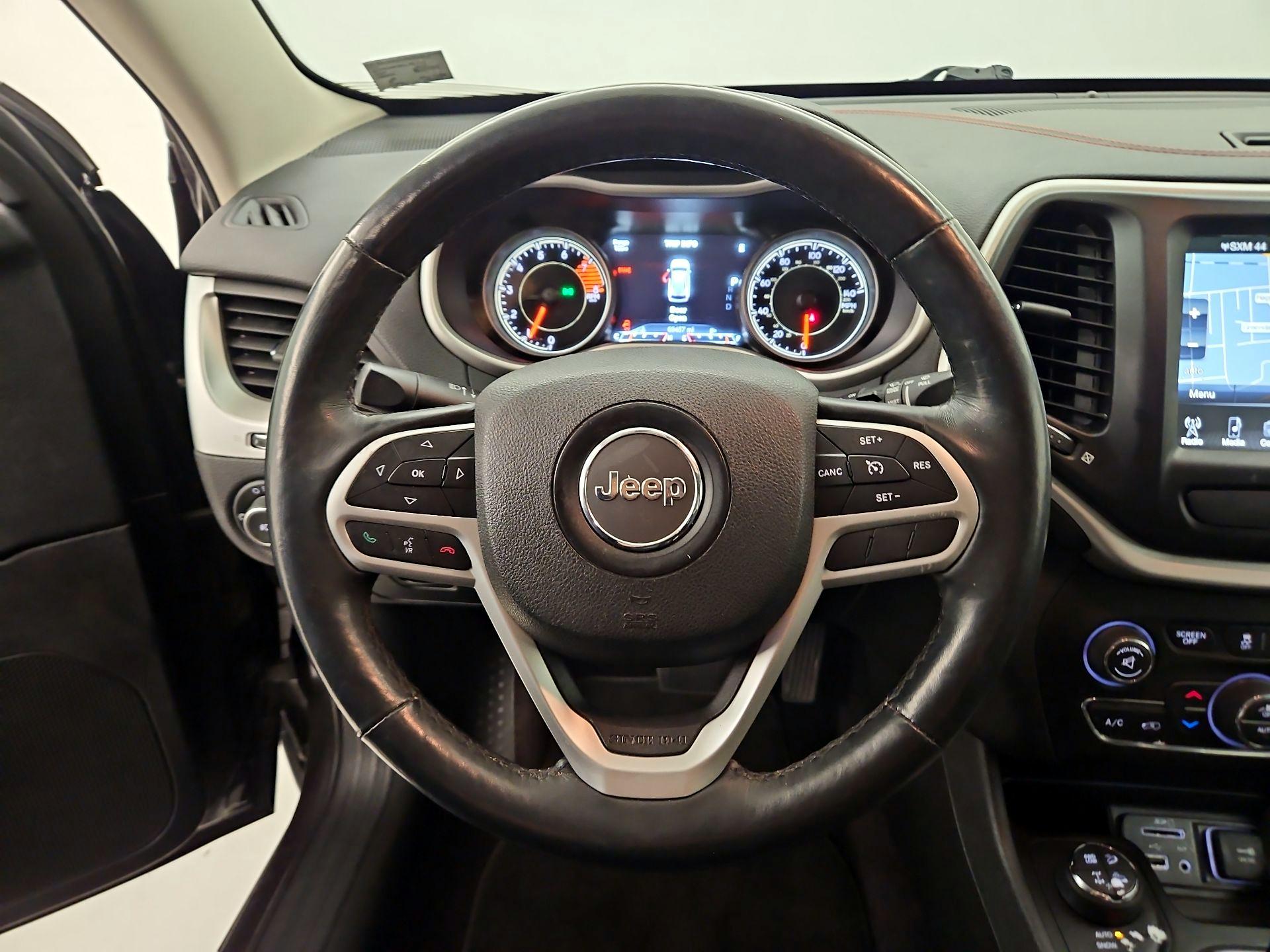 Thumbnail: 2017 Jeep Cherokee - 10