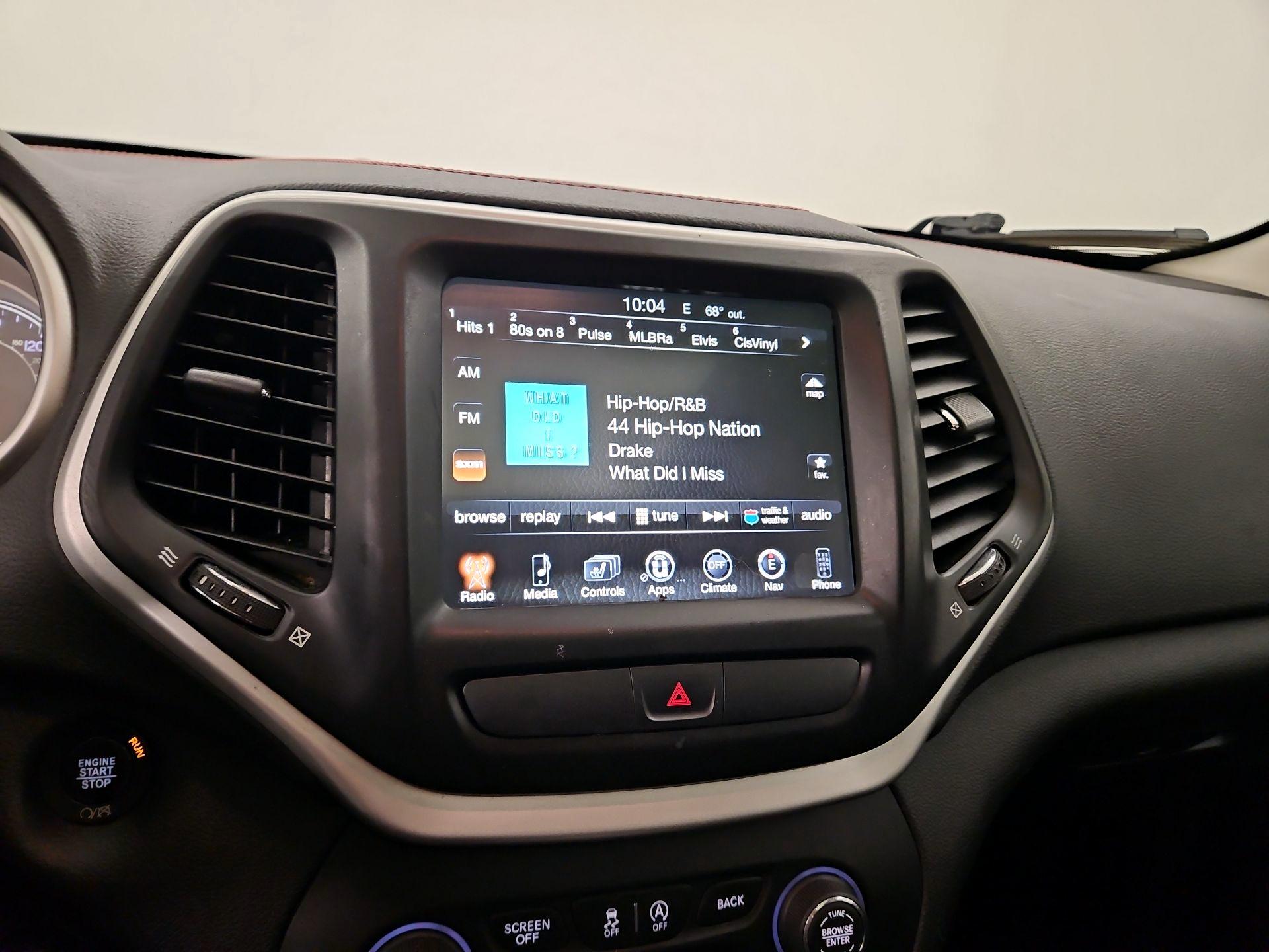 Thumbnail: 2017 Jeep Cherokee - 16