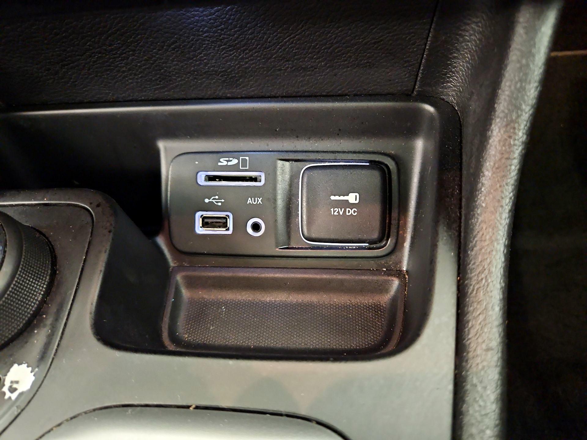Thumbnail: 2017 Jeep Cherokee - 19