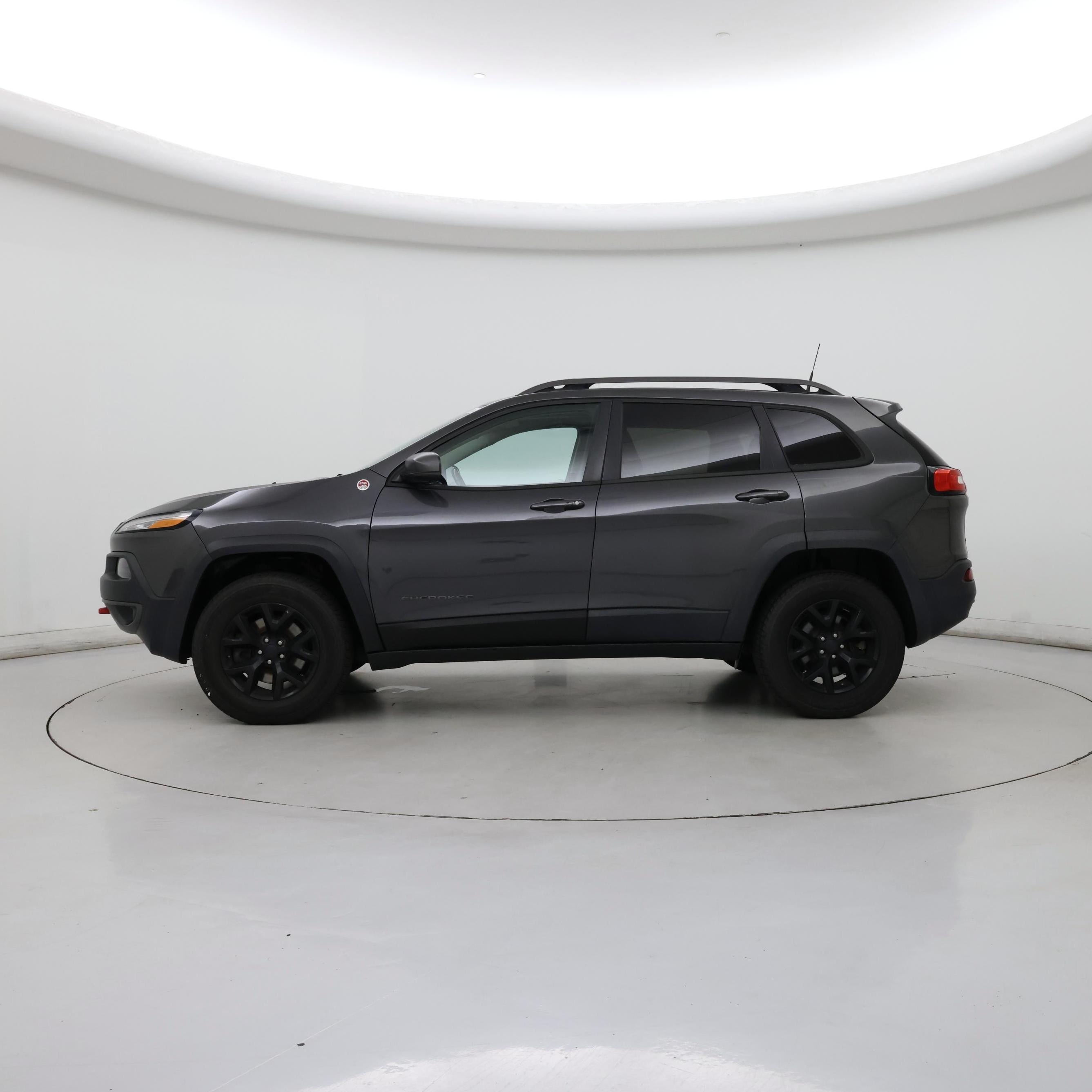 Thumbnail: 2017 Jeep Cherokee - 3
