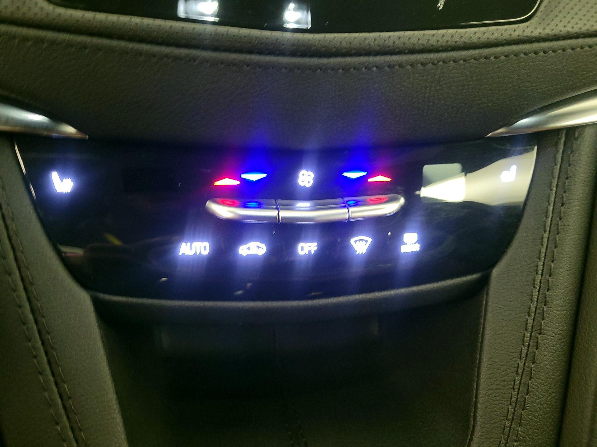 Thumbnail: 2024 Cadillac XT5 - 16