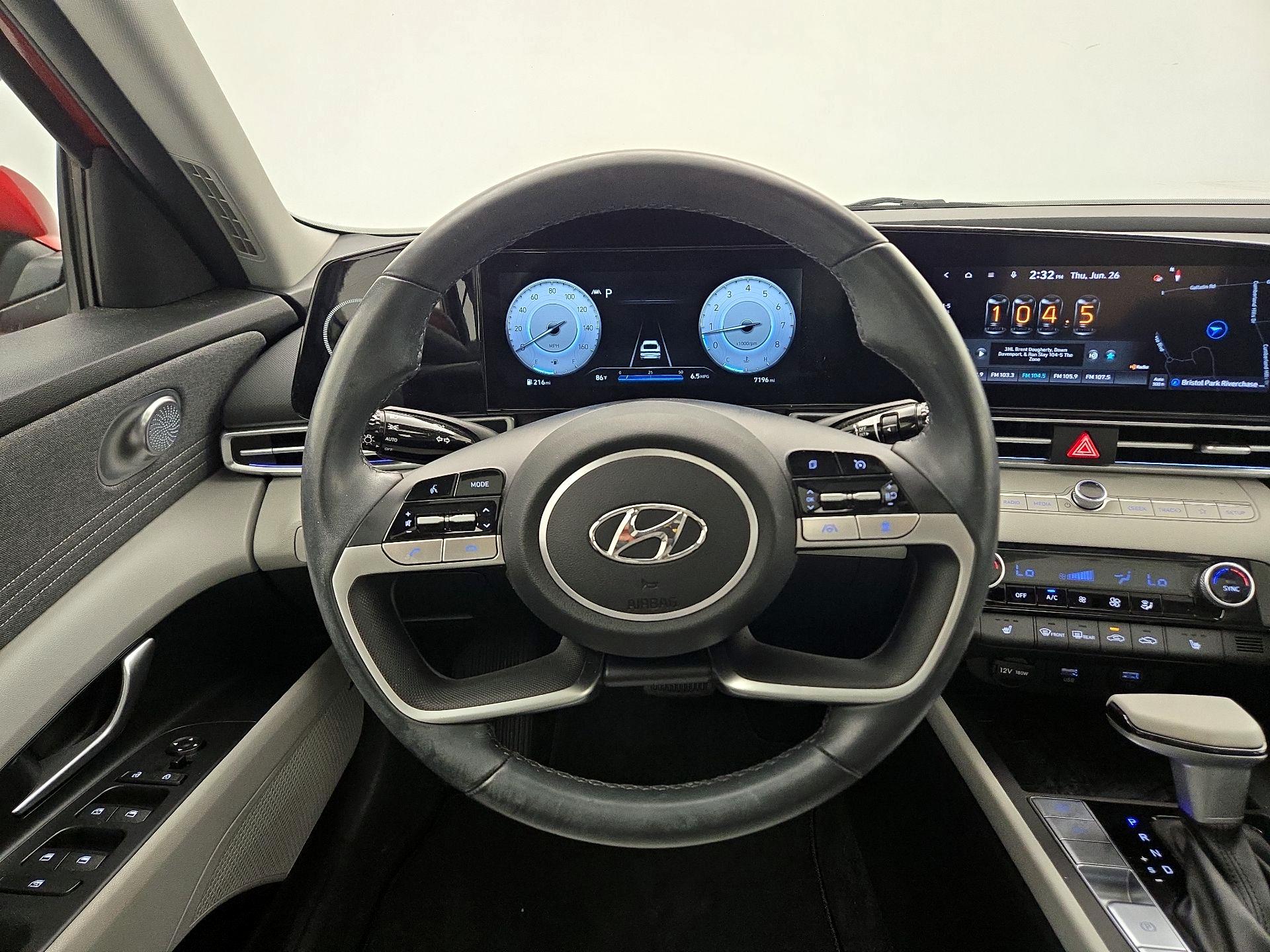 Thumbnail: 2022 Hyundai Elantra - 10