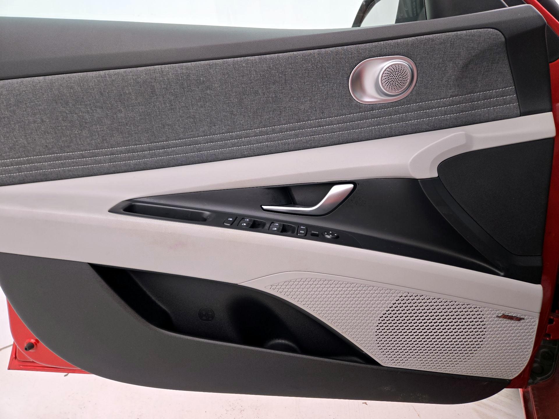 Thumbnail: 2022 Hyundai Elantra - 12