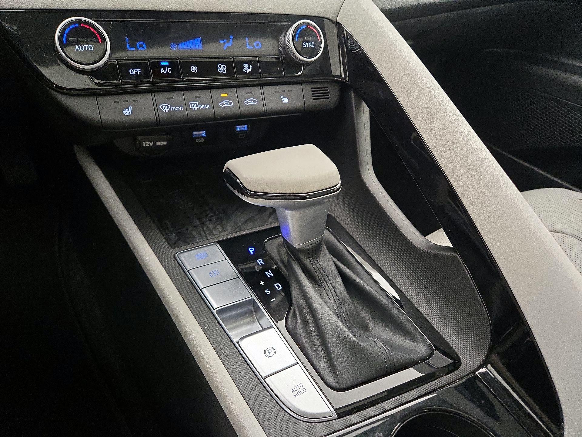 Thumbnail: 2022 Hyundai Elantra - 17