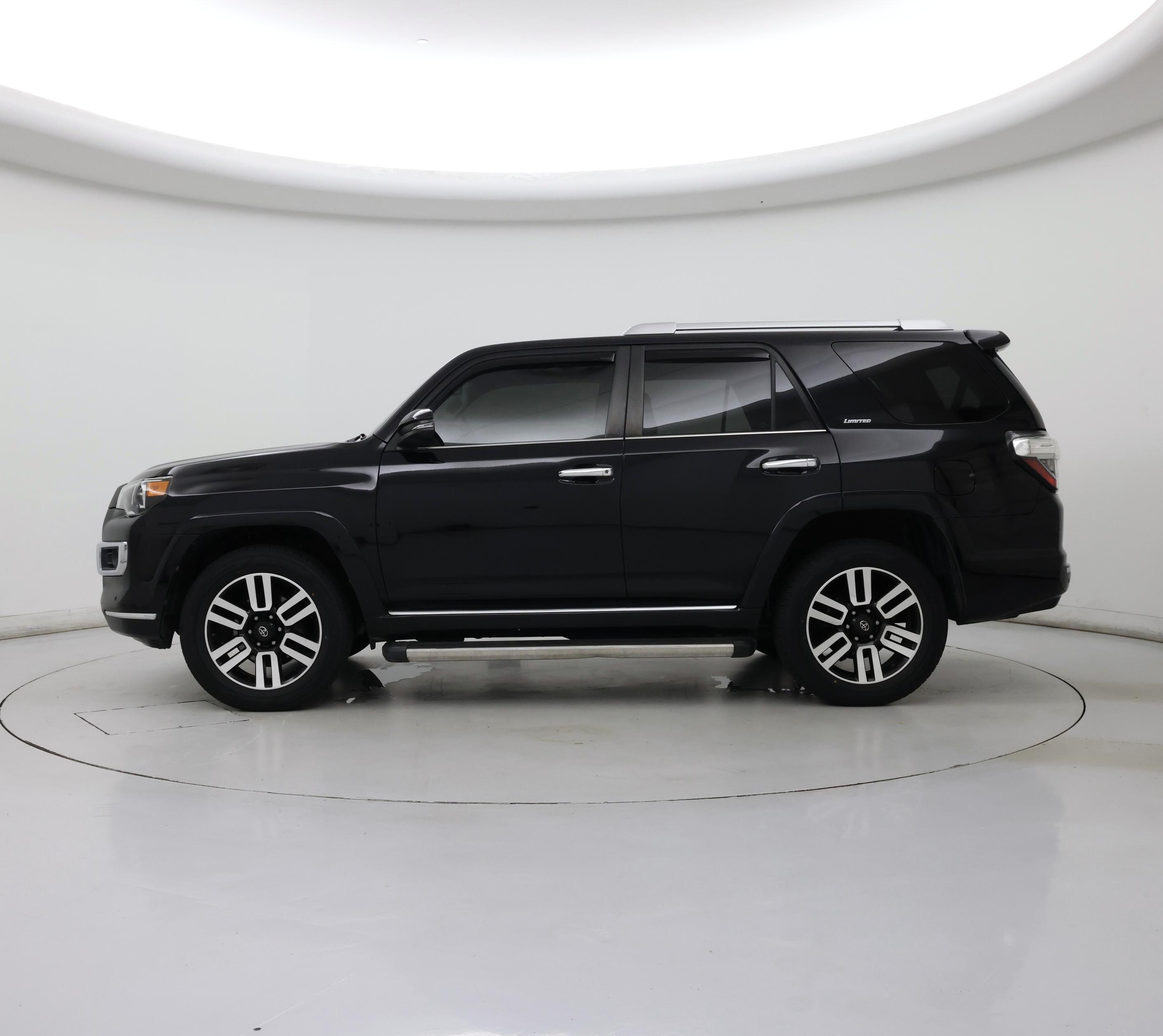 Thumbnail: 2018 Toyota 4Runner - 3