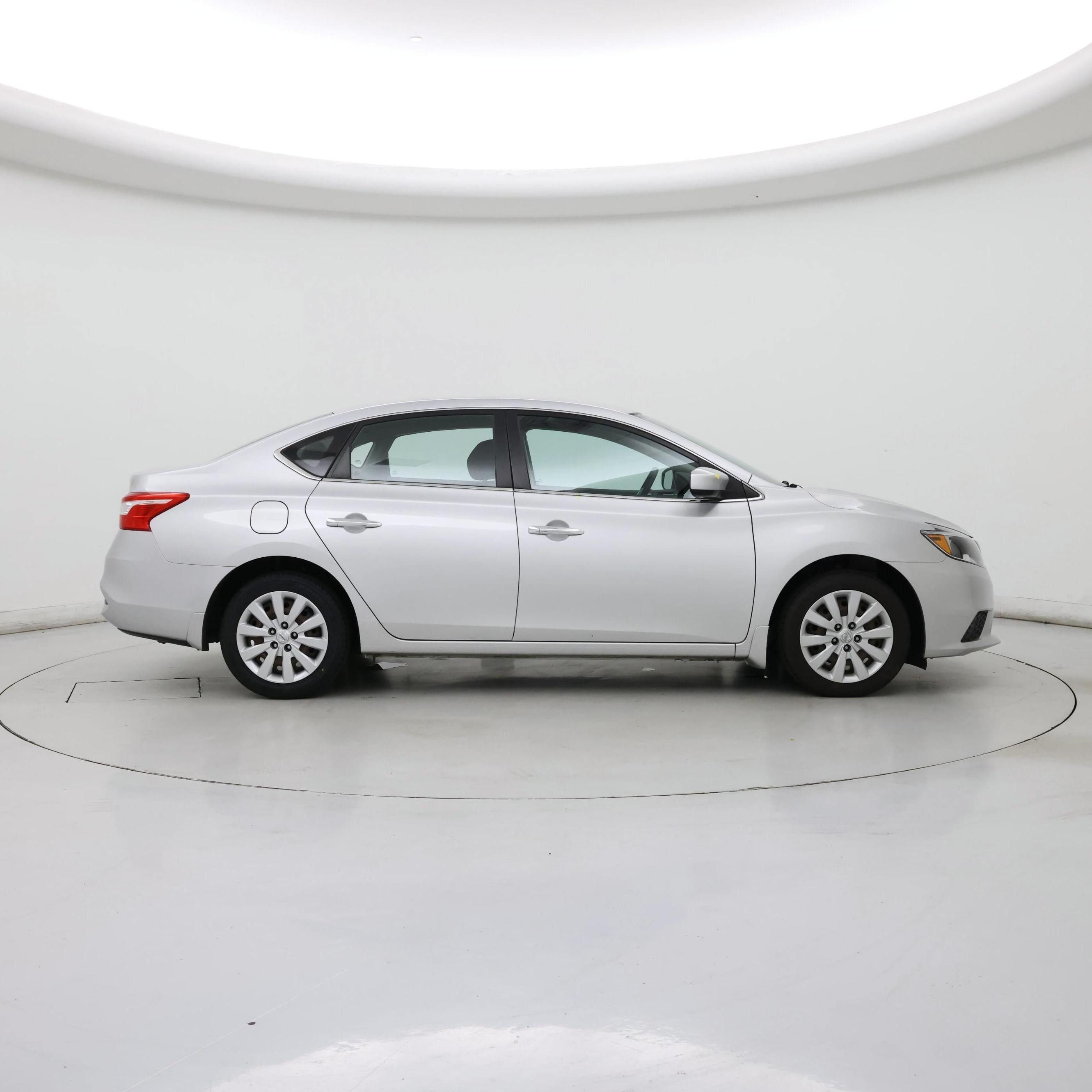 Thumbnail: 2017 Nissan Sentra - 7