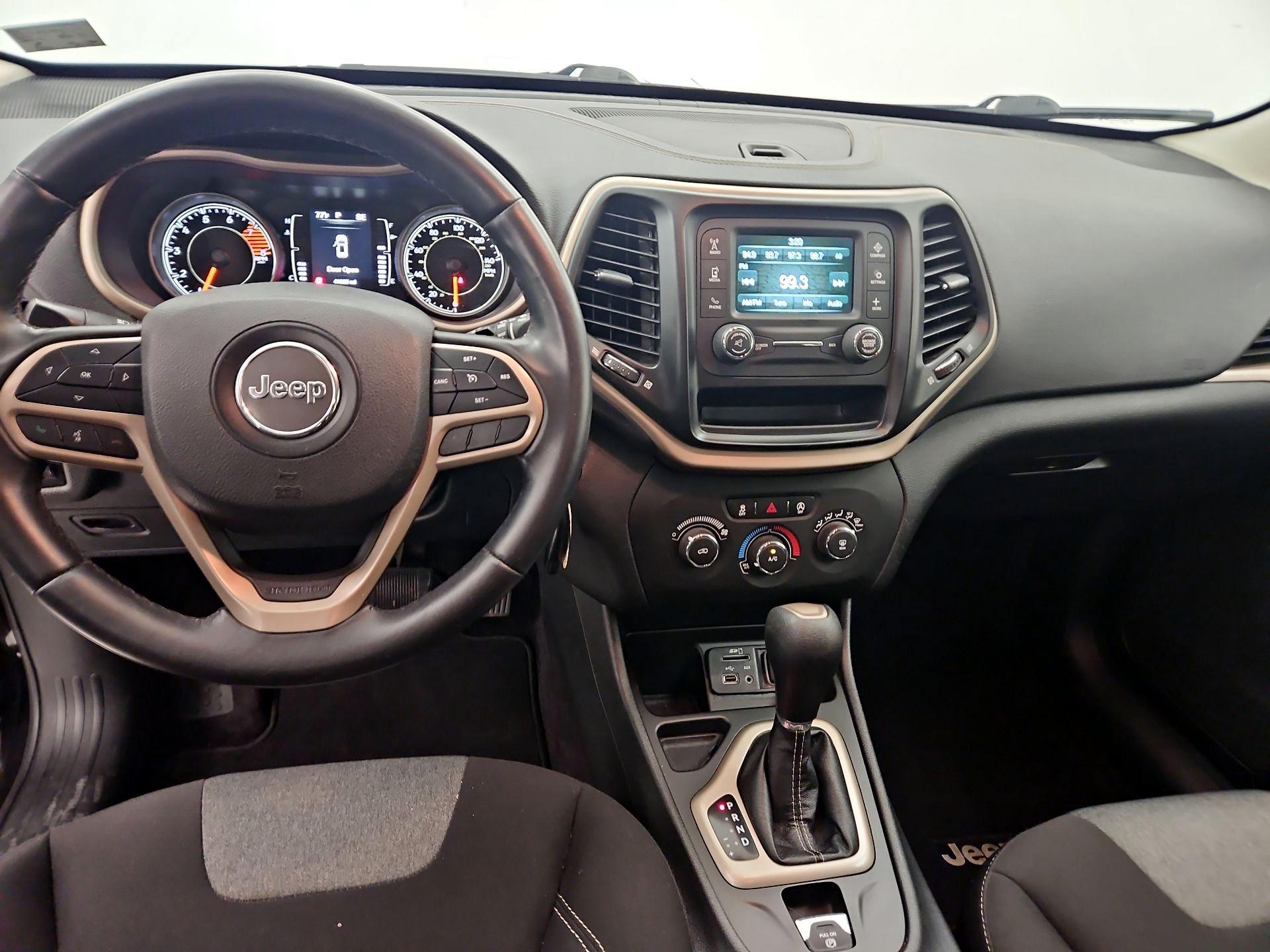 Thumbnail: 2017 Jeep Cherokee - 9
